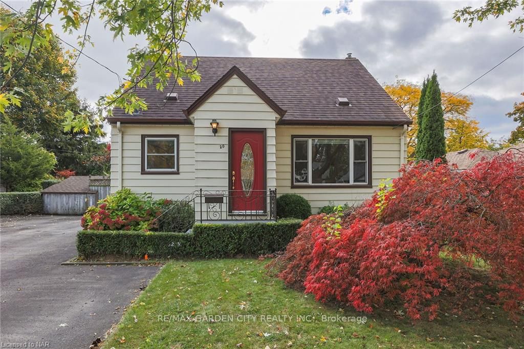 Front of 20 Heywood Avenue