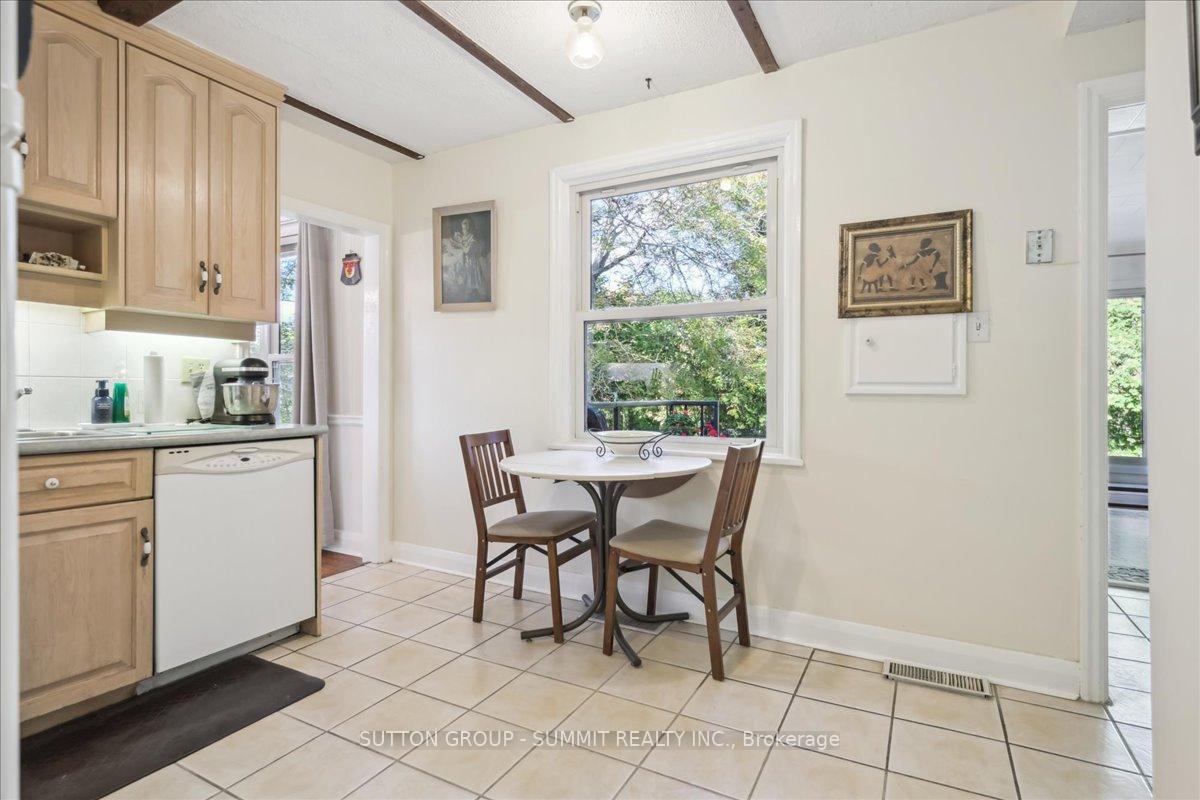 Photo 15 of 17 Tally Ho Drive, Hamilton, Dundas — HOMEH