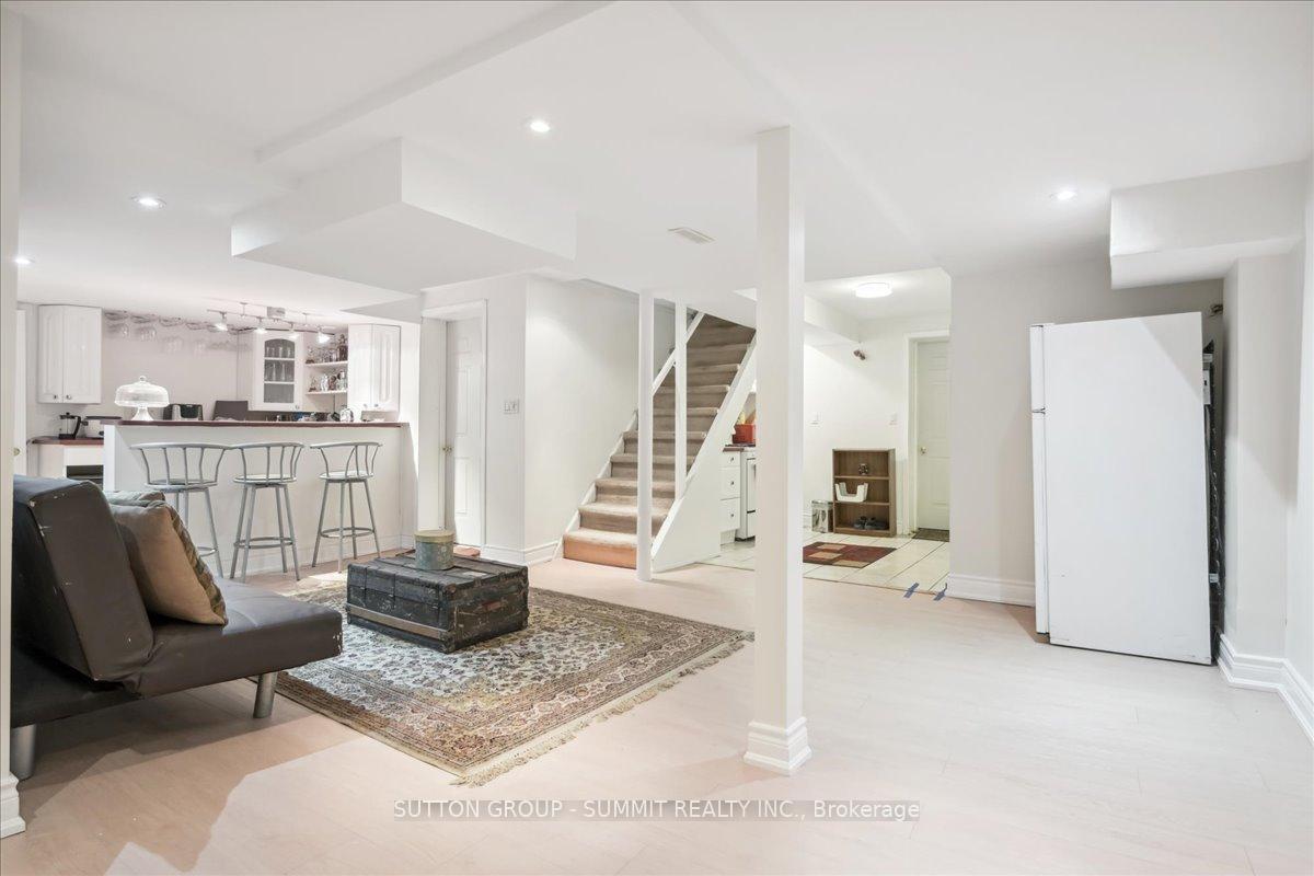 Photo 27 of 17 Tally Ho Drive, Hamilton, Dundas — HOMEH