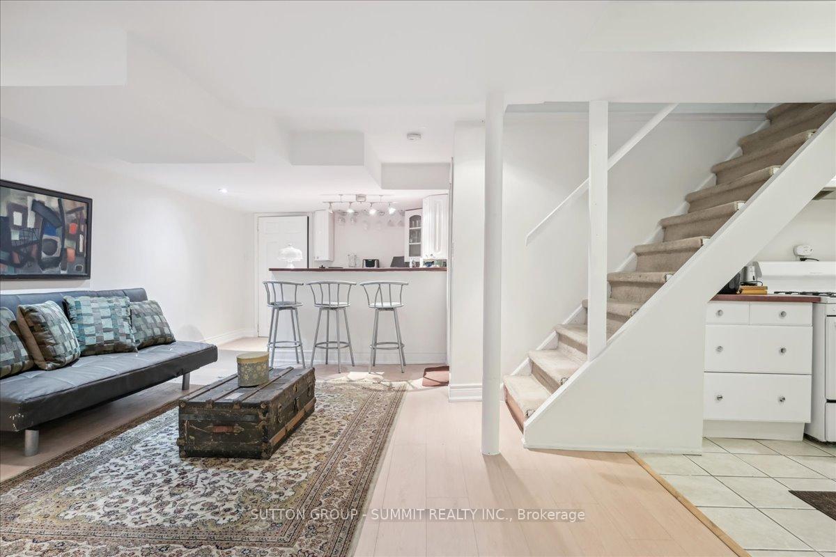 Photo 29 of 17 Tally Ho Drive, Hamilton, Dundas — HOMEH