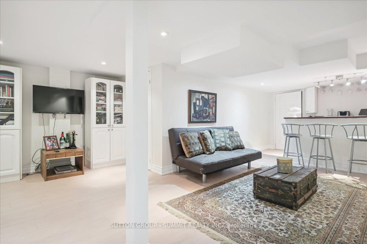 Photo 30 of 17 Tally Ho Drive, Hamilton, Dundas — HOMEH