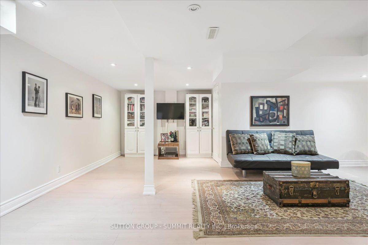 Photo 32 of 17 Tally Ho Drive, Hamilton, Dundas — HOMEH