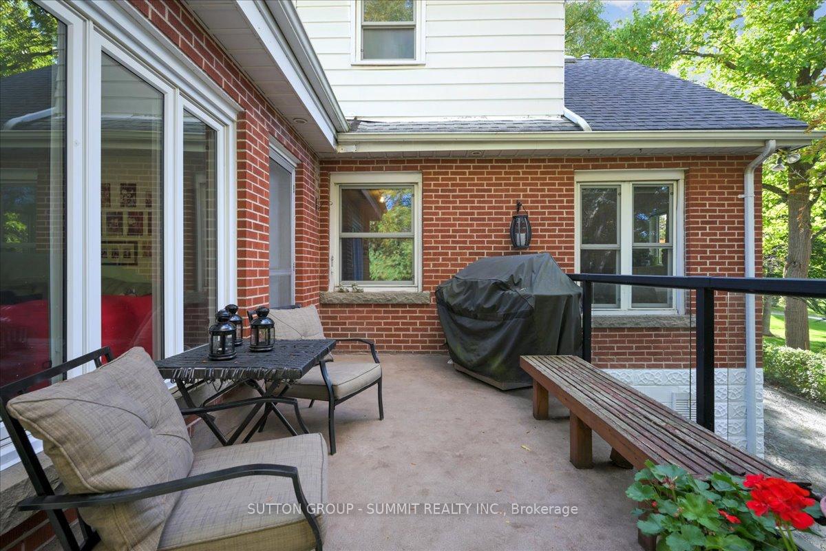 Photo 34 of 17 Tally Ho Drive, Hamilton, Dundas — HOMEH