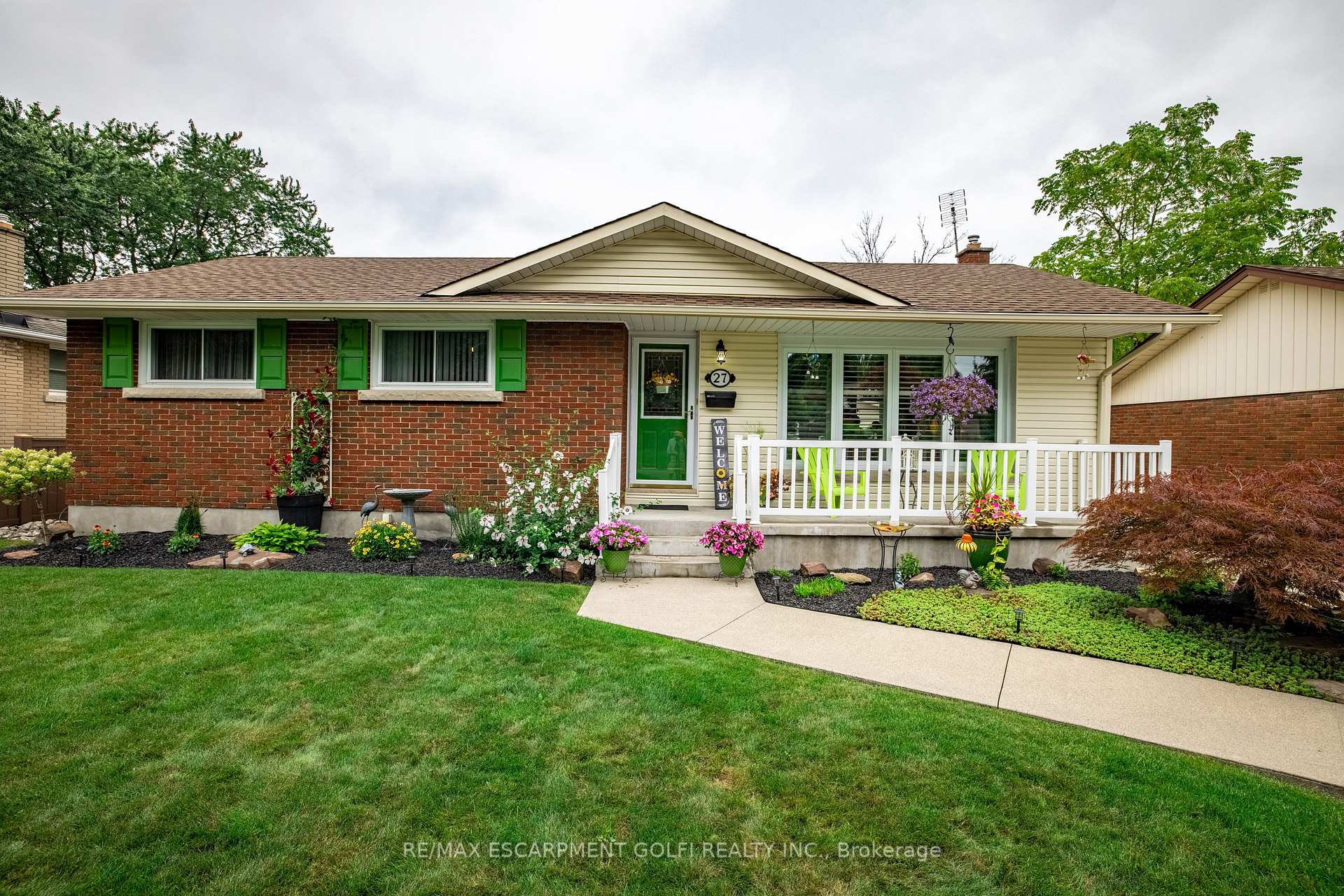 Photo 2 of 27 Warkdale Drive, St. Catharines, Burleigh Hill — HOMEH
