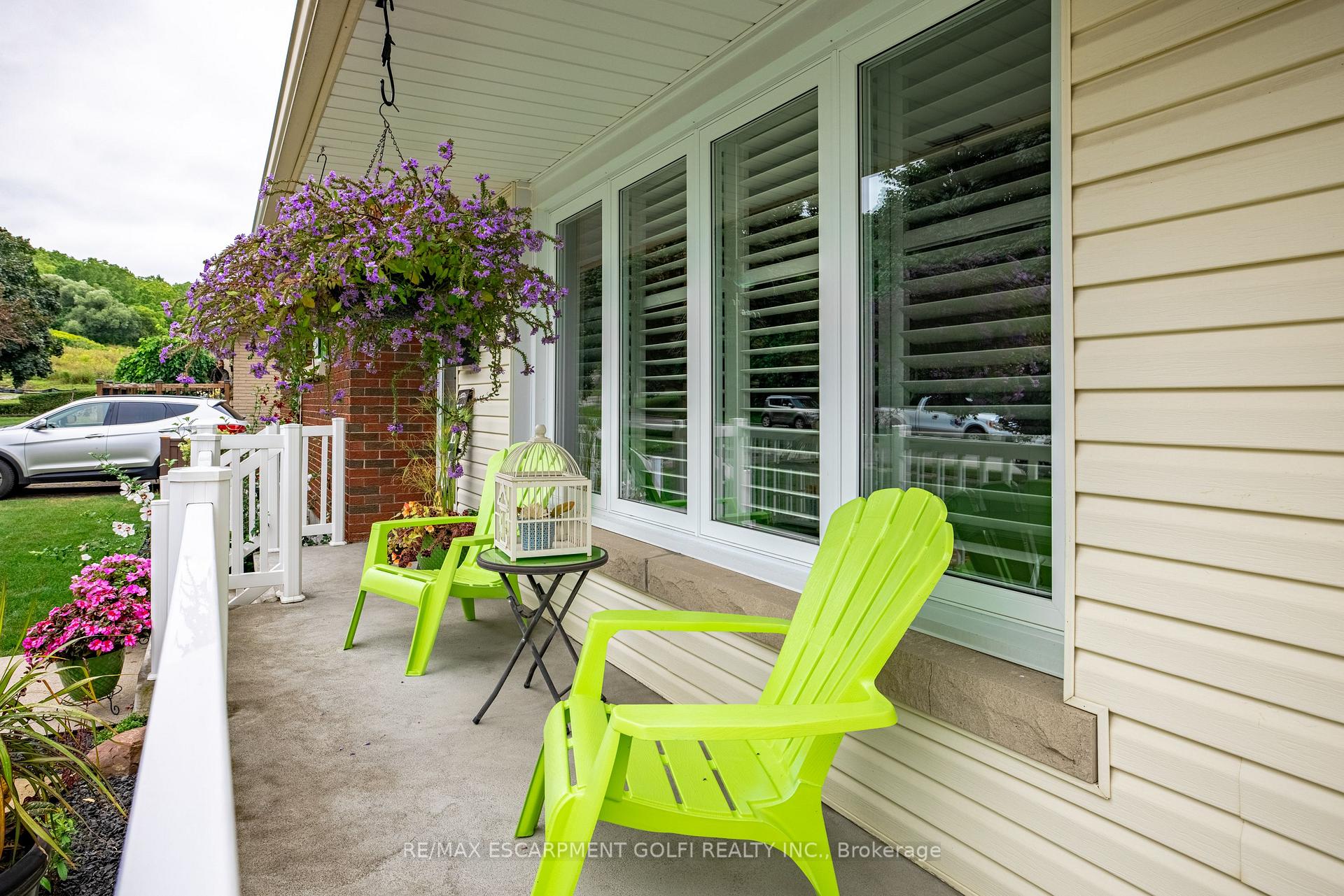 Photo 3 of 27 Warkdale Drive, St. Catharines, Burleigh Hill — HOMEH