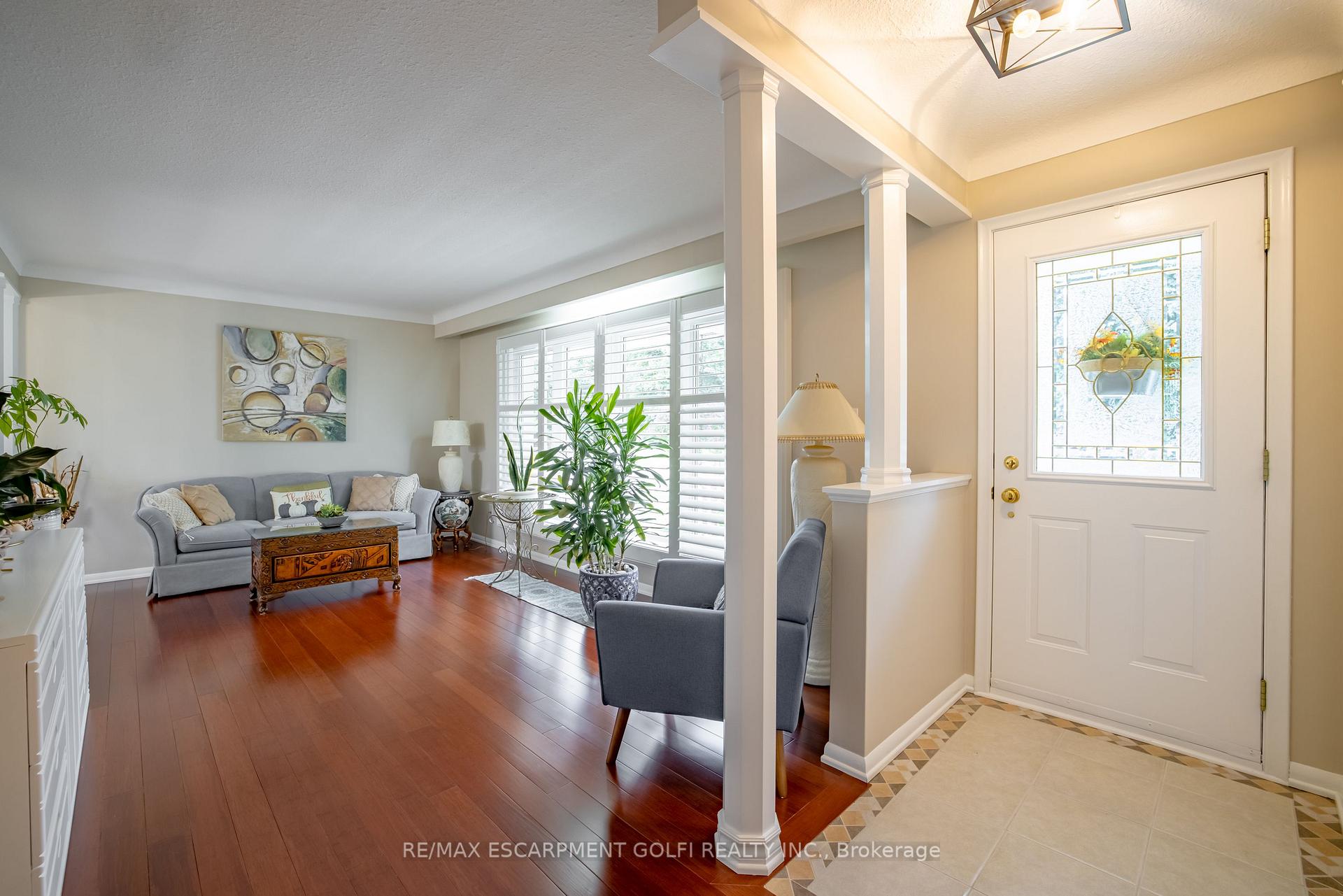 Photo 4 of 27 Warkdale Drive, St. Catharines, Burleigh Hill — HOMEH