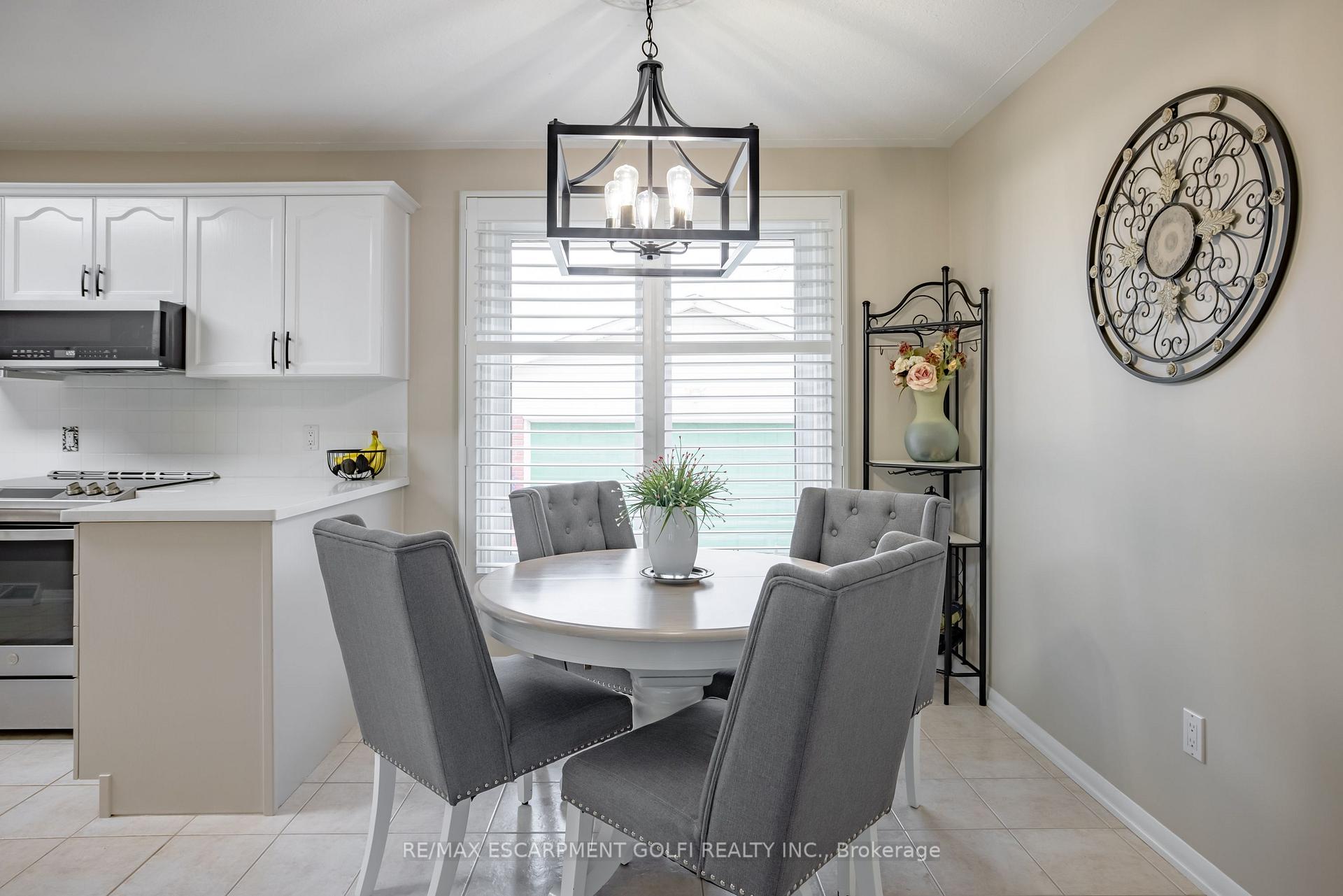 Photo 9 of 27 Warkdale Drive, St. Catharines, Burleigh Hill — HOMEH