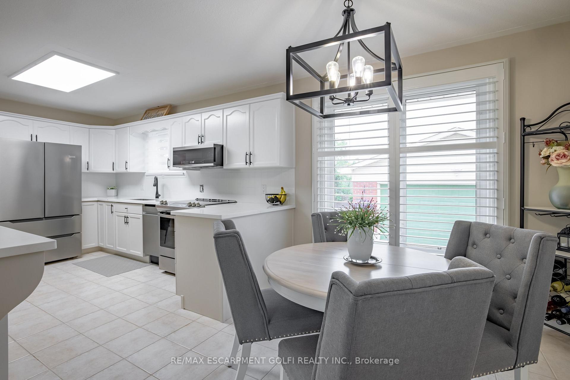 Photo 10 of 27 Warkdale Drive, St. Catharines, Burleigh Hill — HOMEH