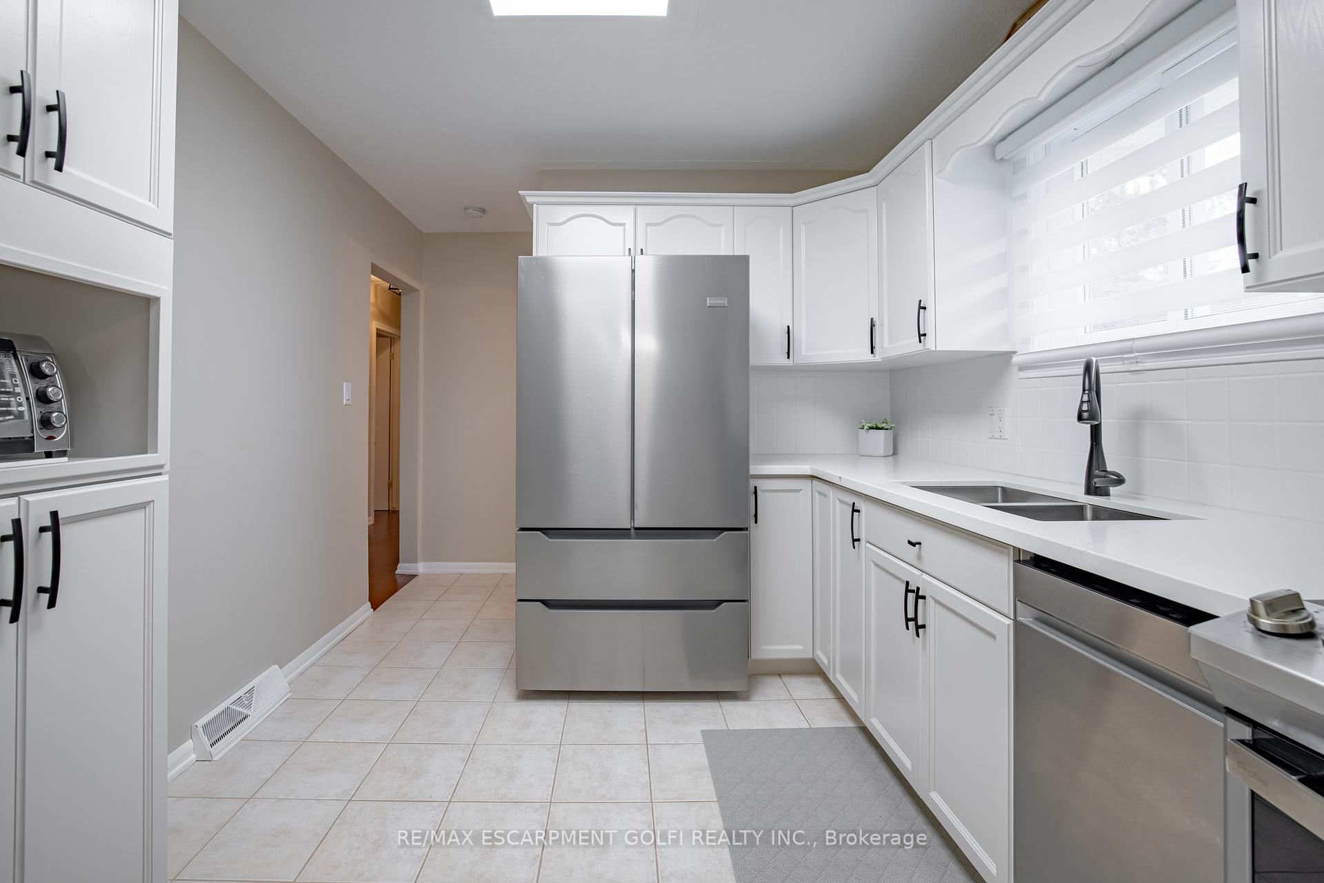 Photo 15 of 27 Warkdale Drive, St. Catharines, Burleigh Hill — HOMEH