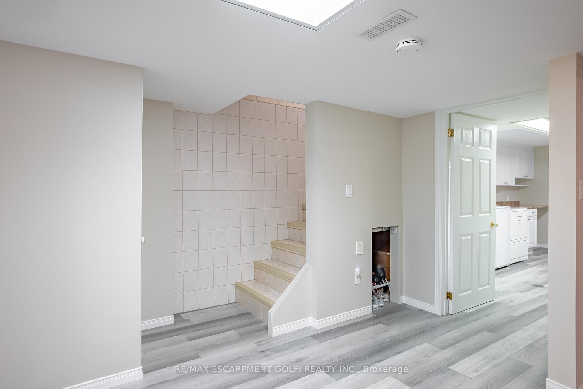 Photo 21 of 27 Warkdale Drive, St. Catharines, Burleigh Hill — HOMEH
