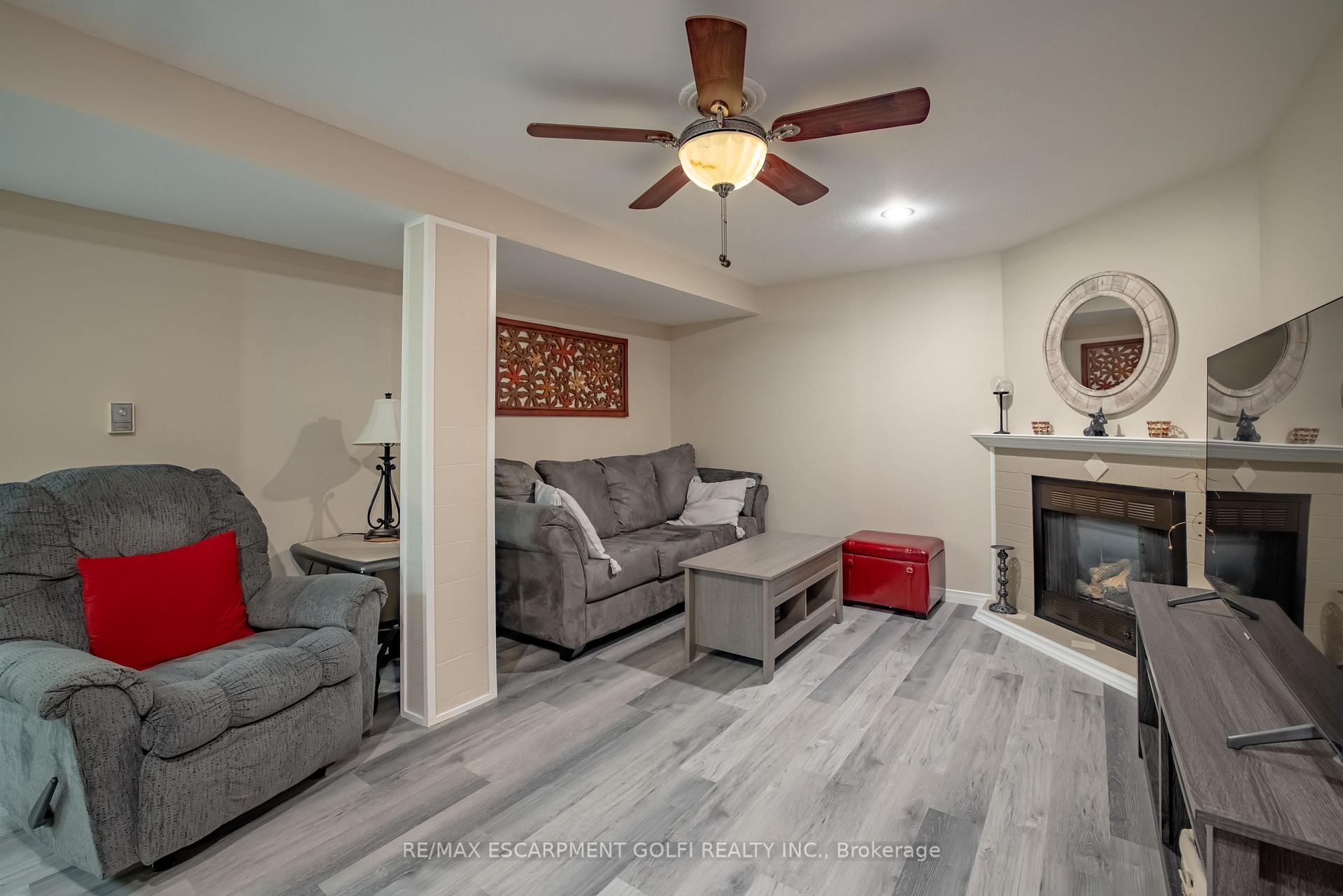 Photo 23 of 27 Warkdale Drive, St. Catharines, Burleigh Hill — HOMEH