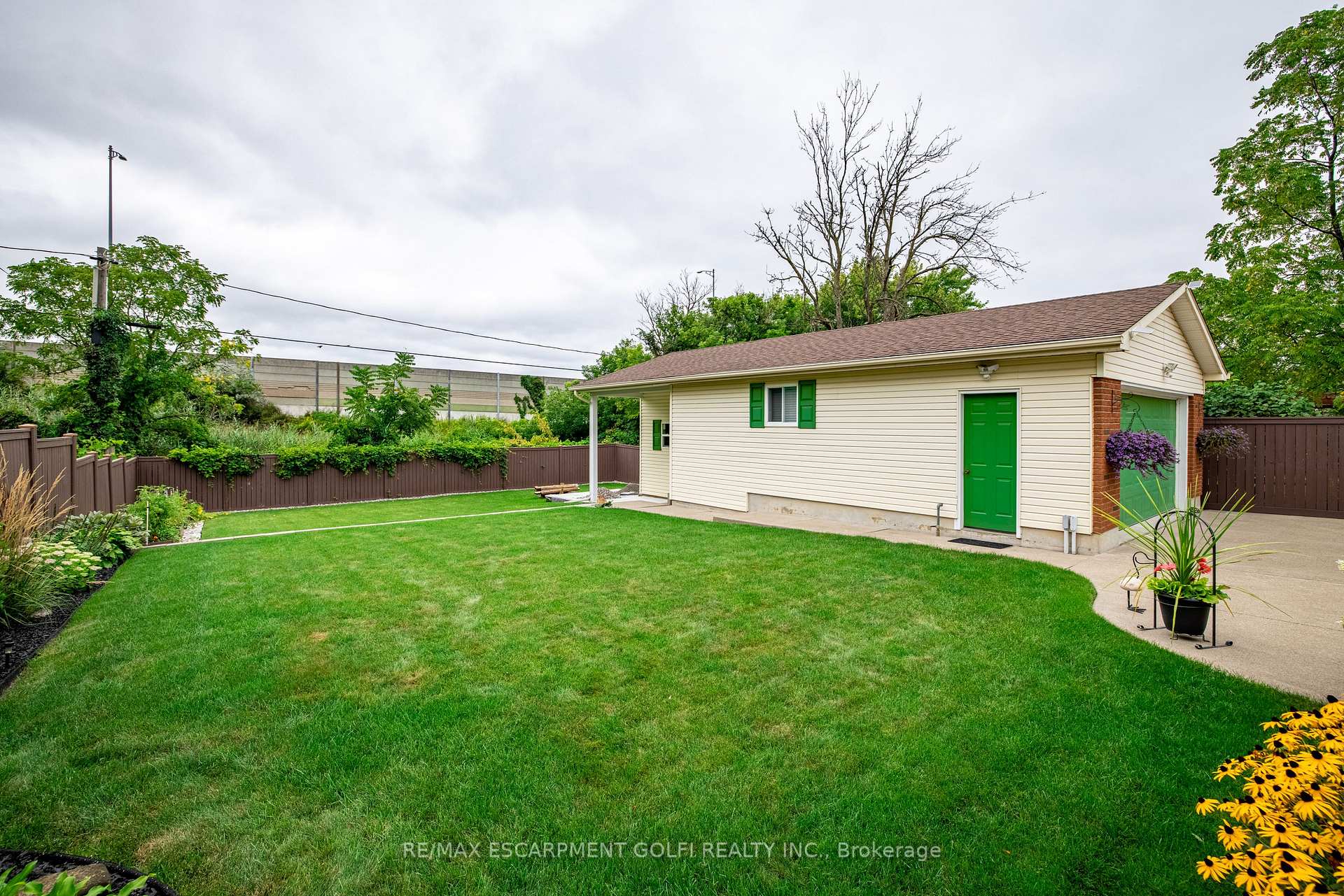 Photo 32 of 27 Warkdale Drive, St. Catharines, Burleigh Hill — HOMEH