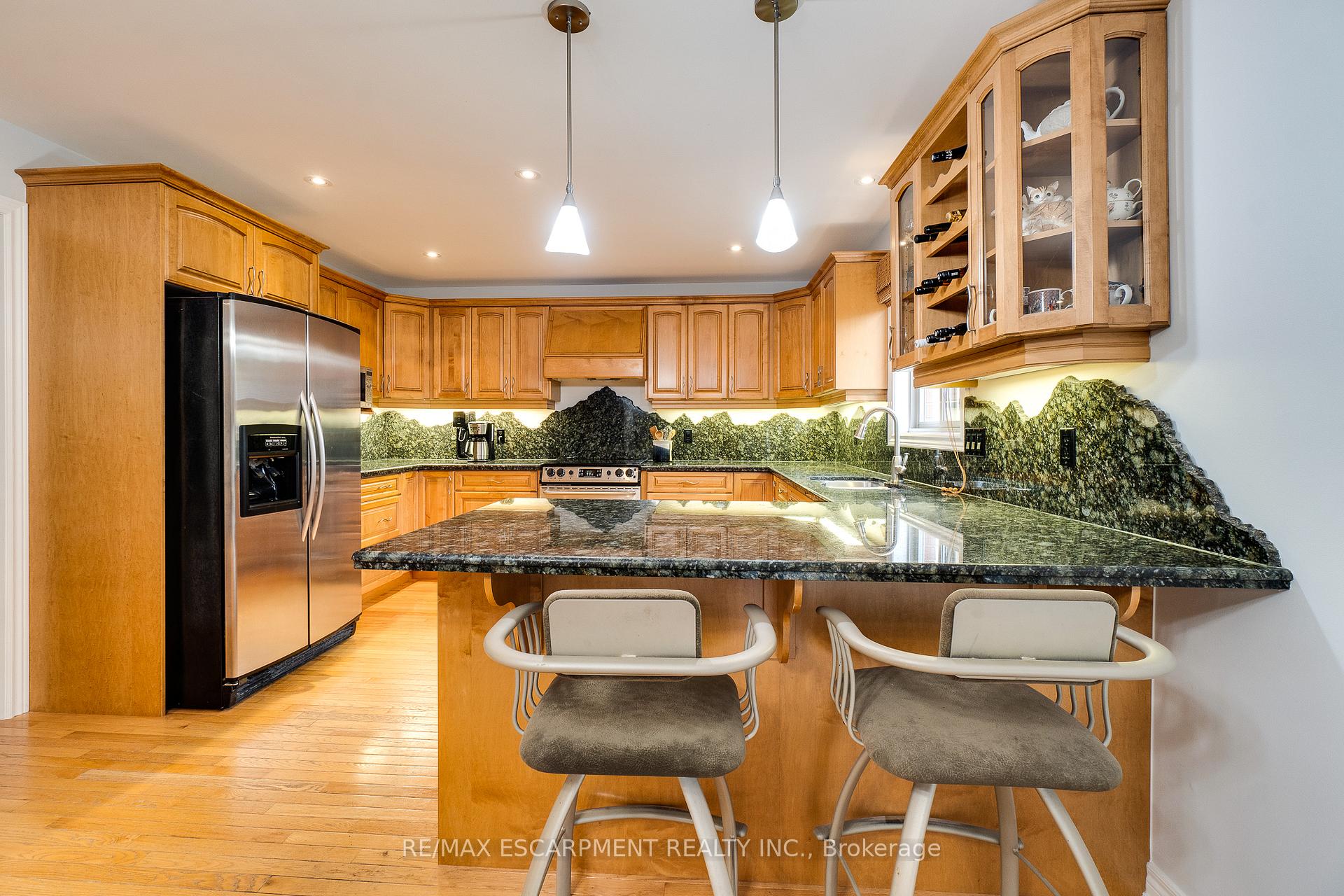 Photo 11 of 151 Moorland Crescent, Hamilton, Meadowlands — HOMEH