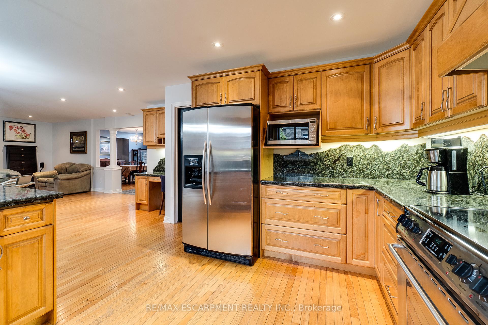 Photo 14 of 151 Moorland Crescent, Hamilton, Meadowlands — HOMEH
