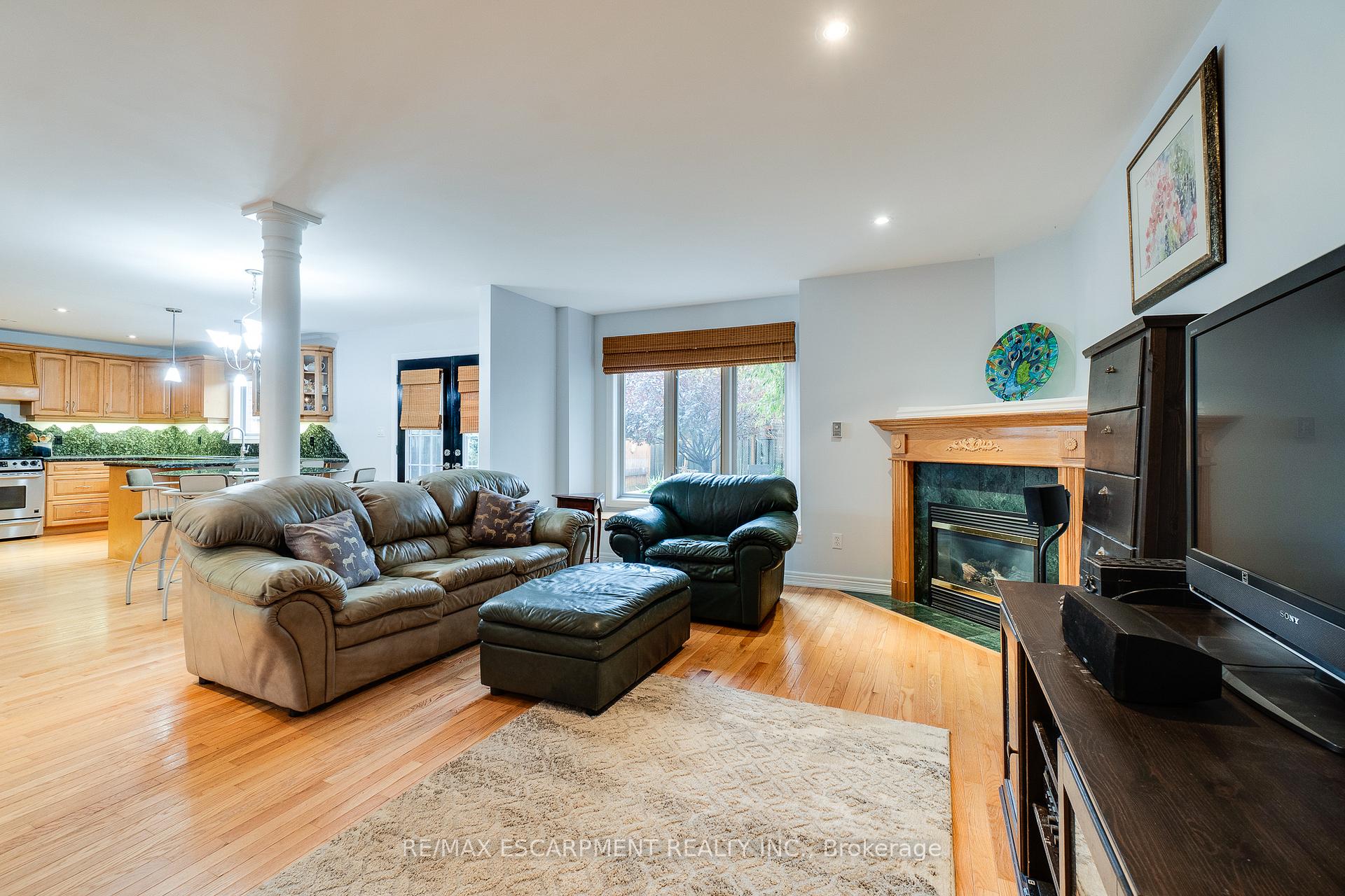 Photo 19 of 151 Moorland Crescent, Hamilton, Meadowlands — HOMEH