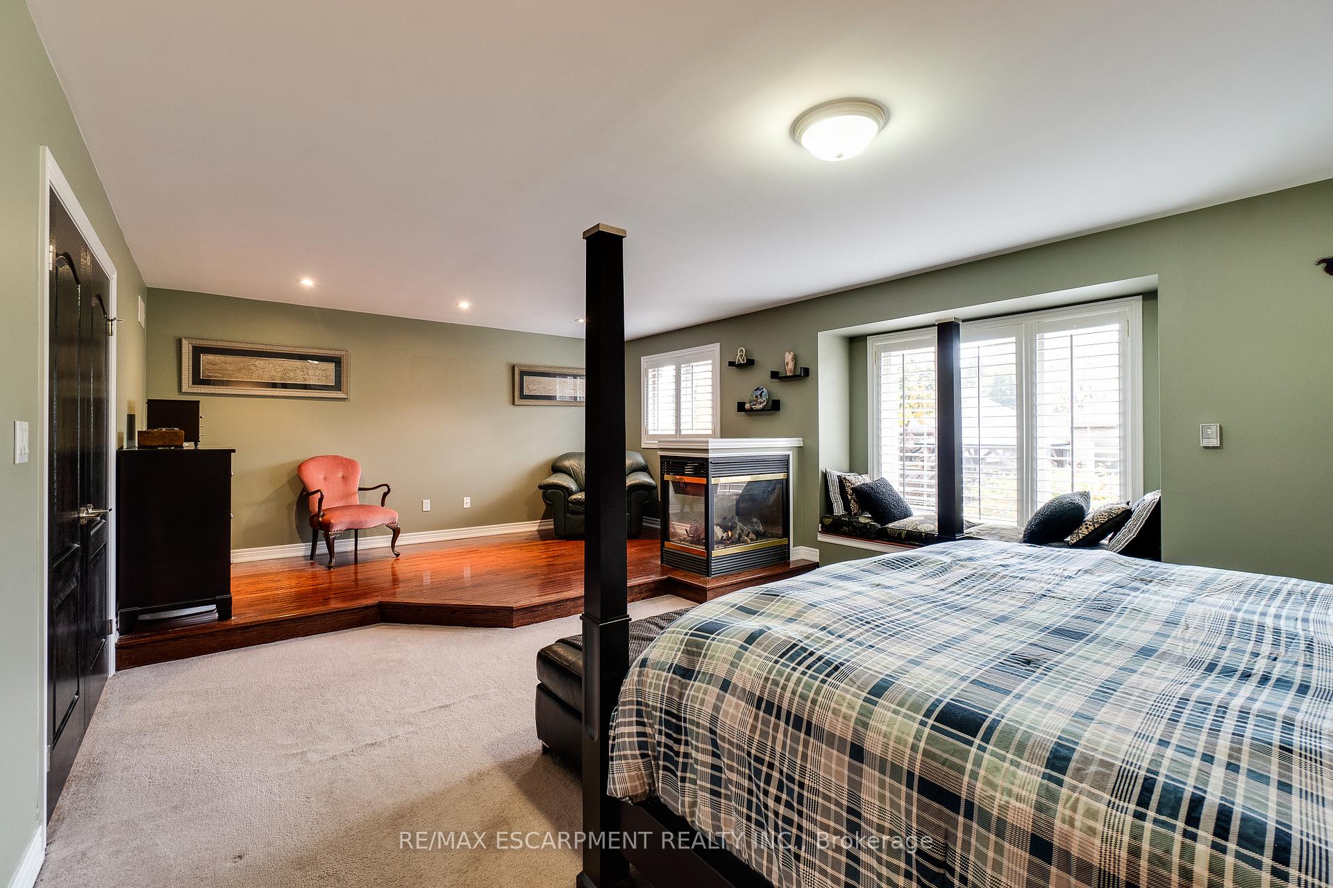 Photo 23 of 151 Moorland Crescent, Hamilton, Meadowlands — HOMEH