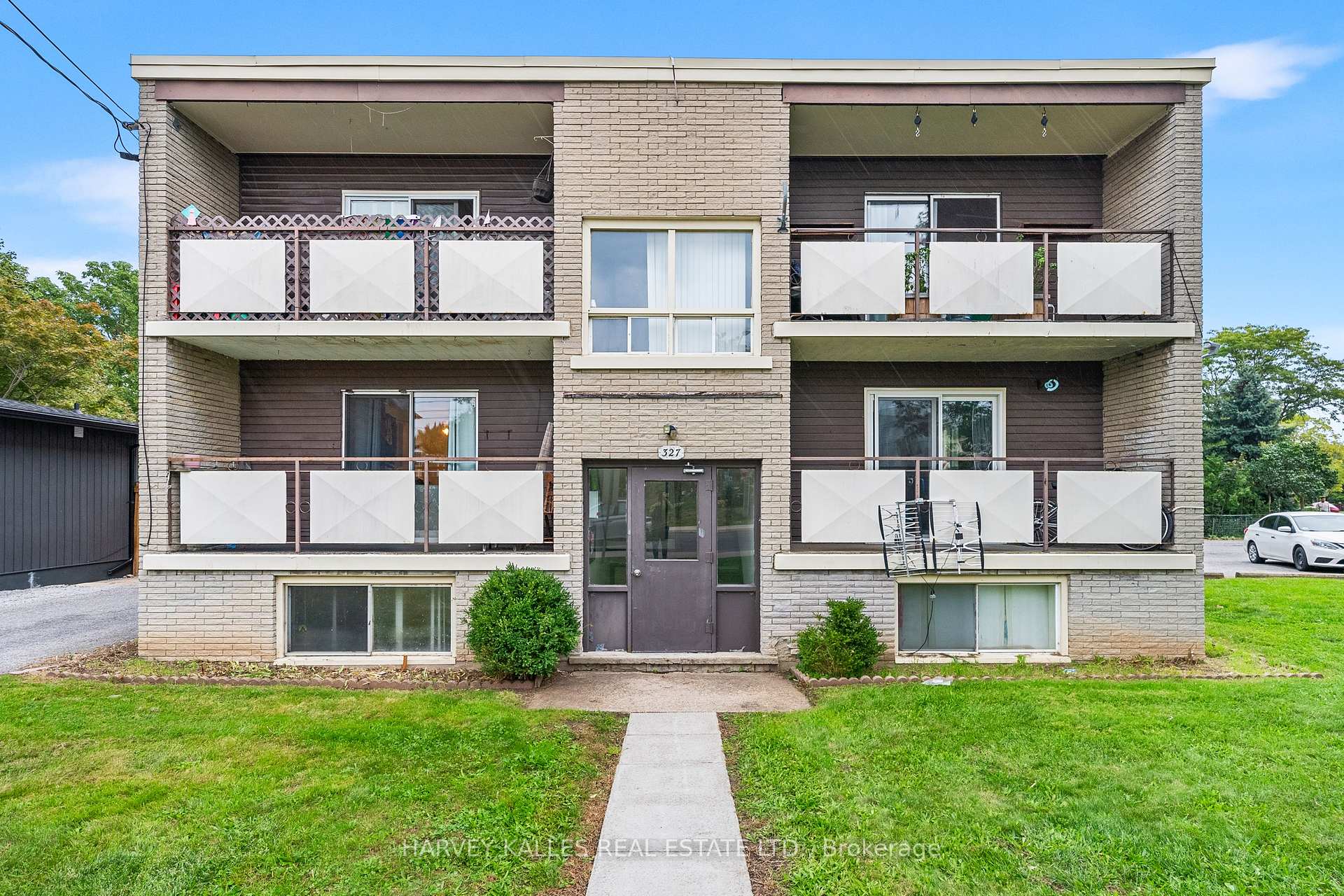 Photo 3 of 327 Queenston Street, St. Catharines, E. Chester — HOMEH