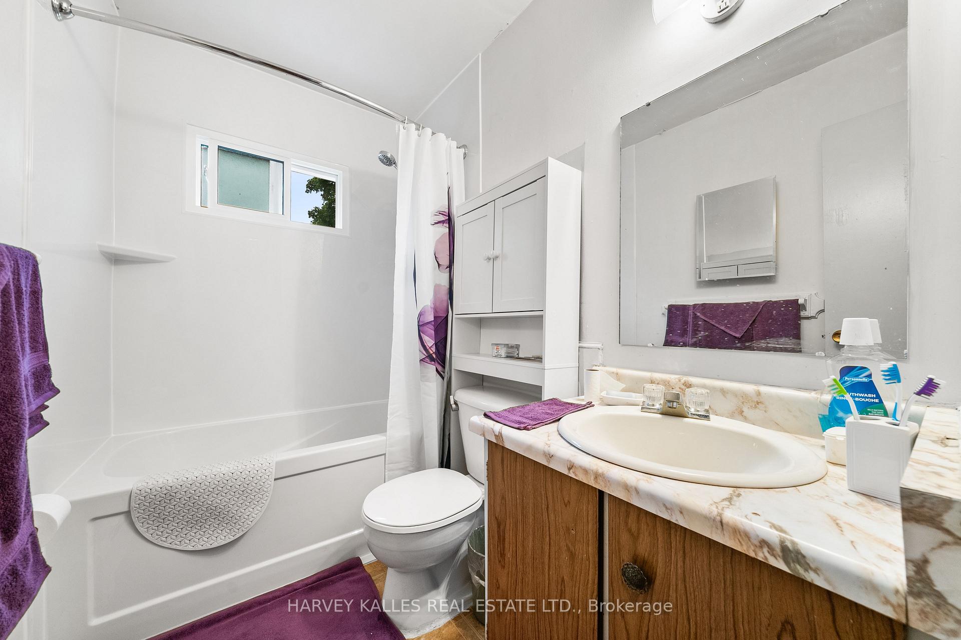 Photo 6 of 327 Queenston Street, St. Catharines, E. Chester — HOMEH