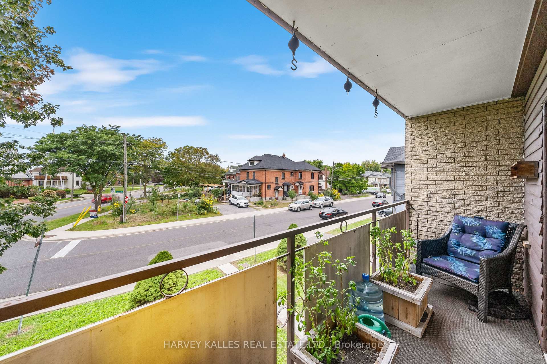 Photo 15 of 327 Queenston Street, St. Catharines, E. Chester — HOMEH