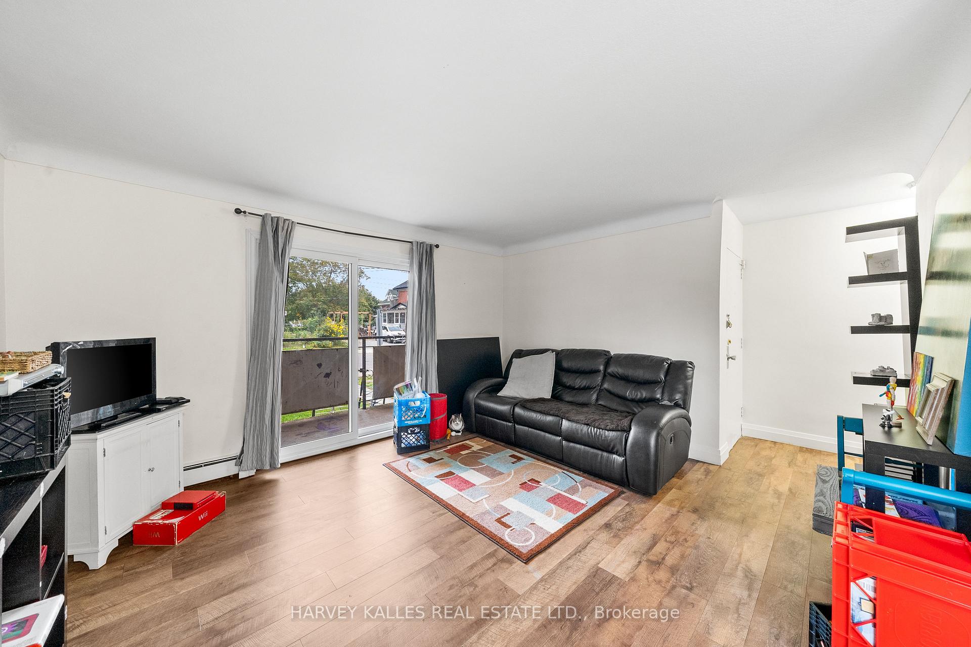 Photo 17 of 327 Queenston Street, St. Catharines, E. Chester — HOMEH
