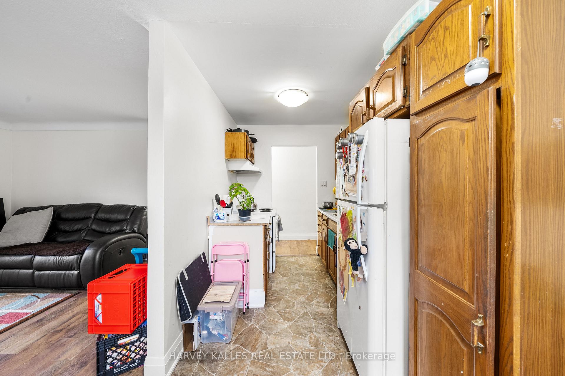 Photo 19 of 327 Queenston Street, St. Catharines, E. Chester — HOMEH