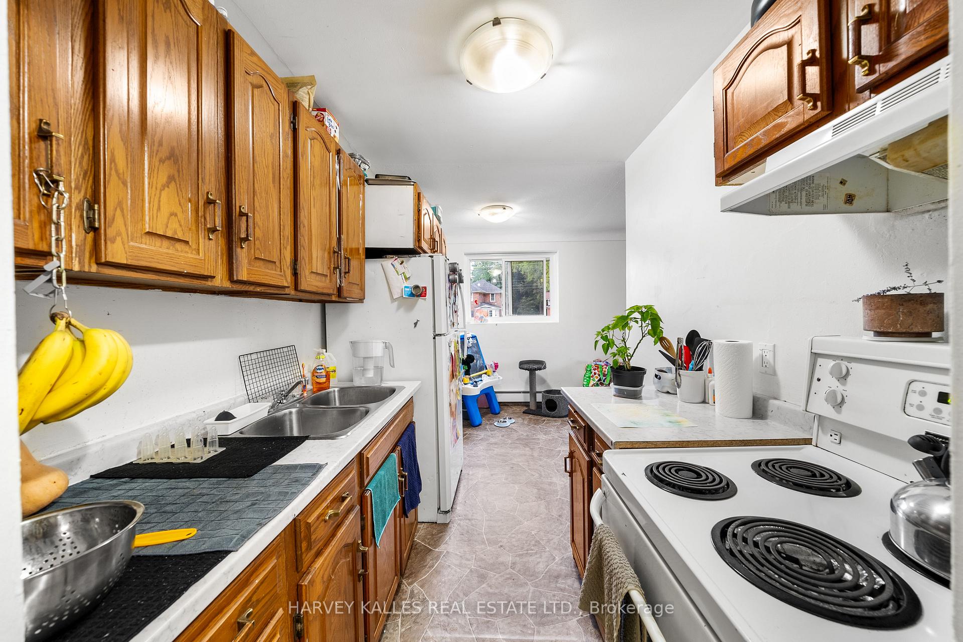 Photo 21 of 327 Queenston Street, St. Catharines, E. Chester — HOMEH