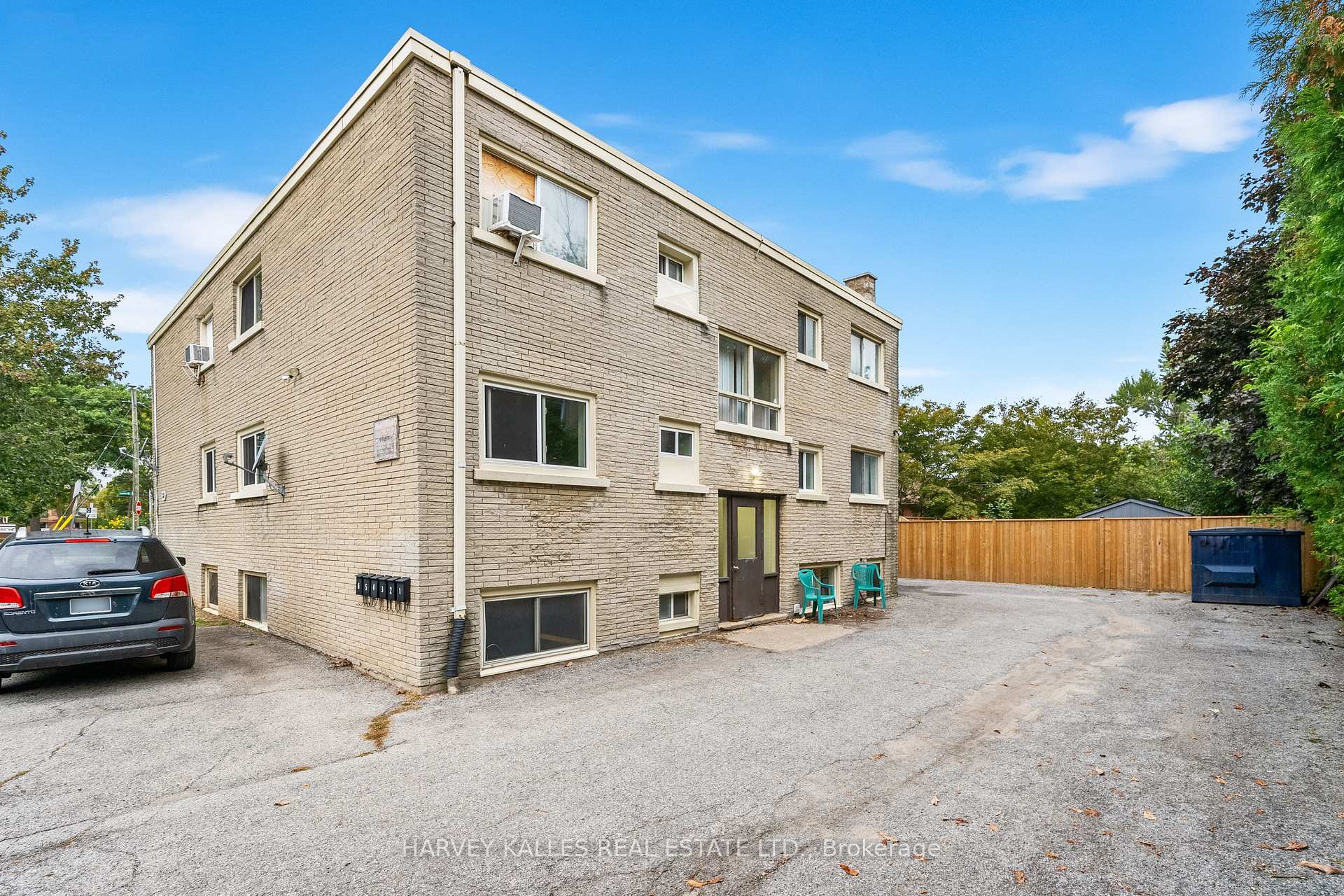 Photo 37 of 327 Queenston Street, St. Catharines, E. Chester — HOMEH