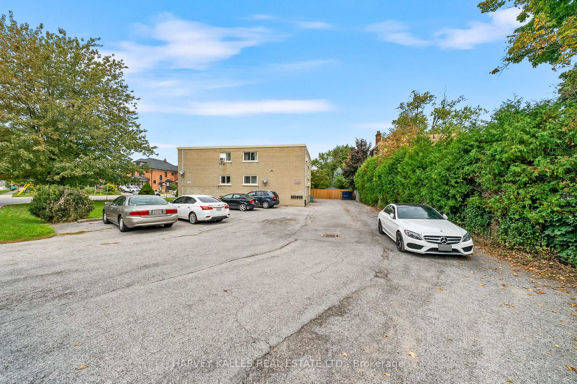 Photo 40 of 327 Queenston Street, St. Catharines, E. Chester — HOMEH