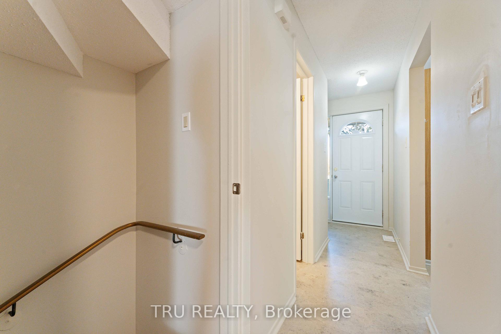 Photo 3 of 6406 Bilberry Drive, Ottawa, Orleans Wood — HOMEH