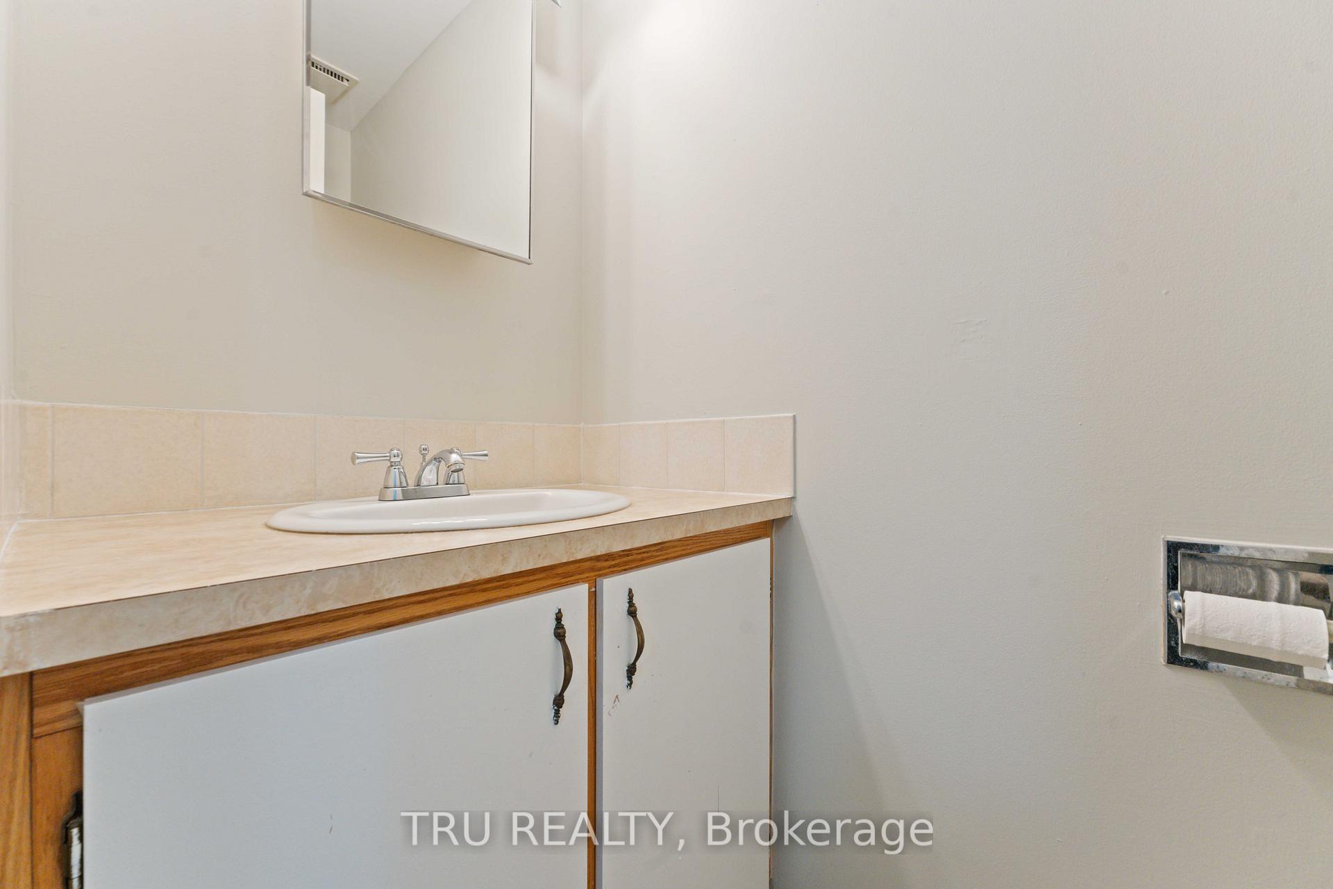 Photo 9 of 6406 Bilberry Drive, Ottawa, Orleans Wood — HOMEH