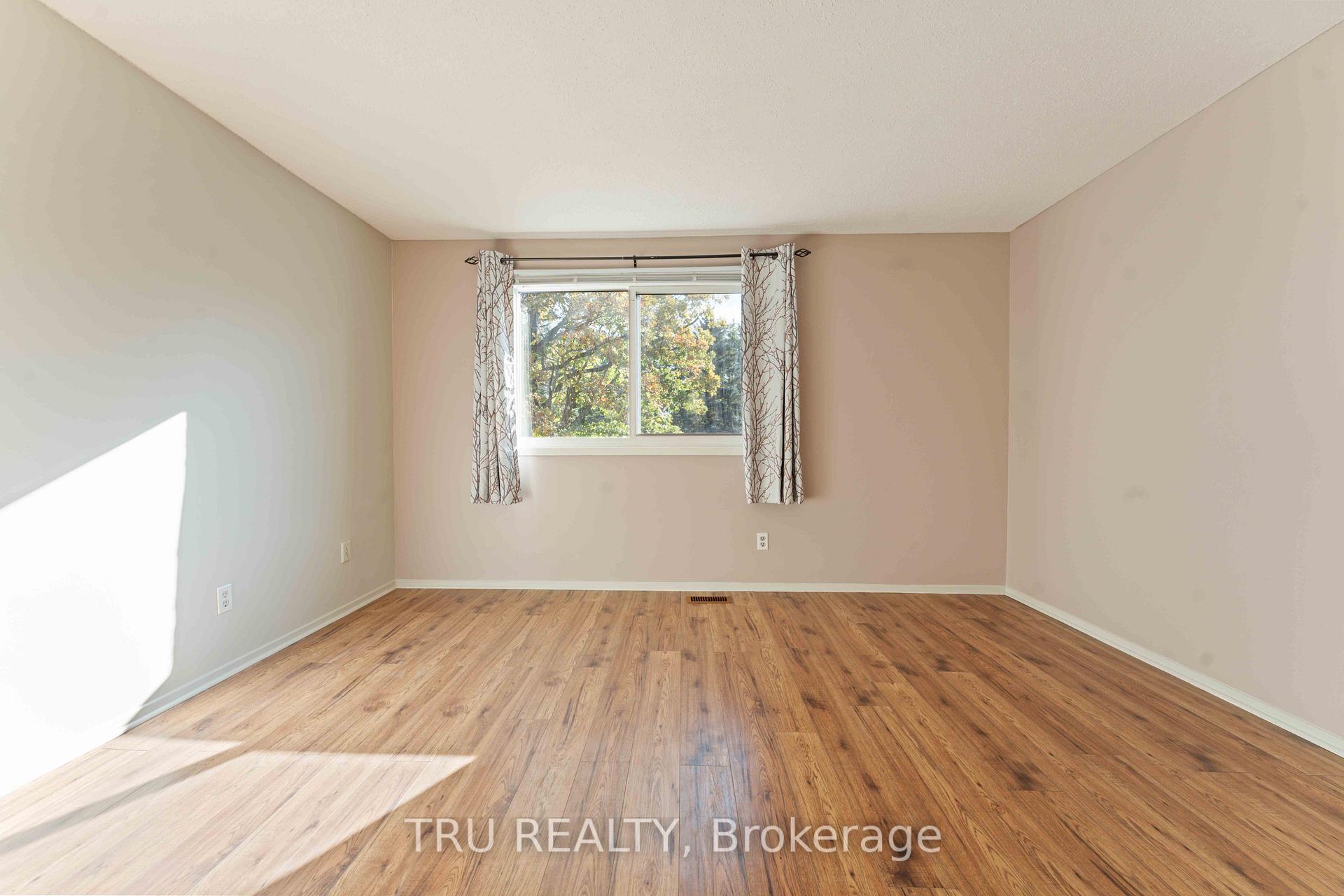 Photo 12 of 6406 Bilberry Drive, Ottawa, Orleans Wood — HOMEH