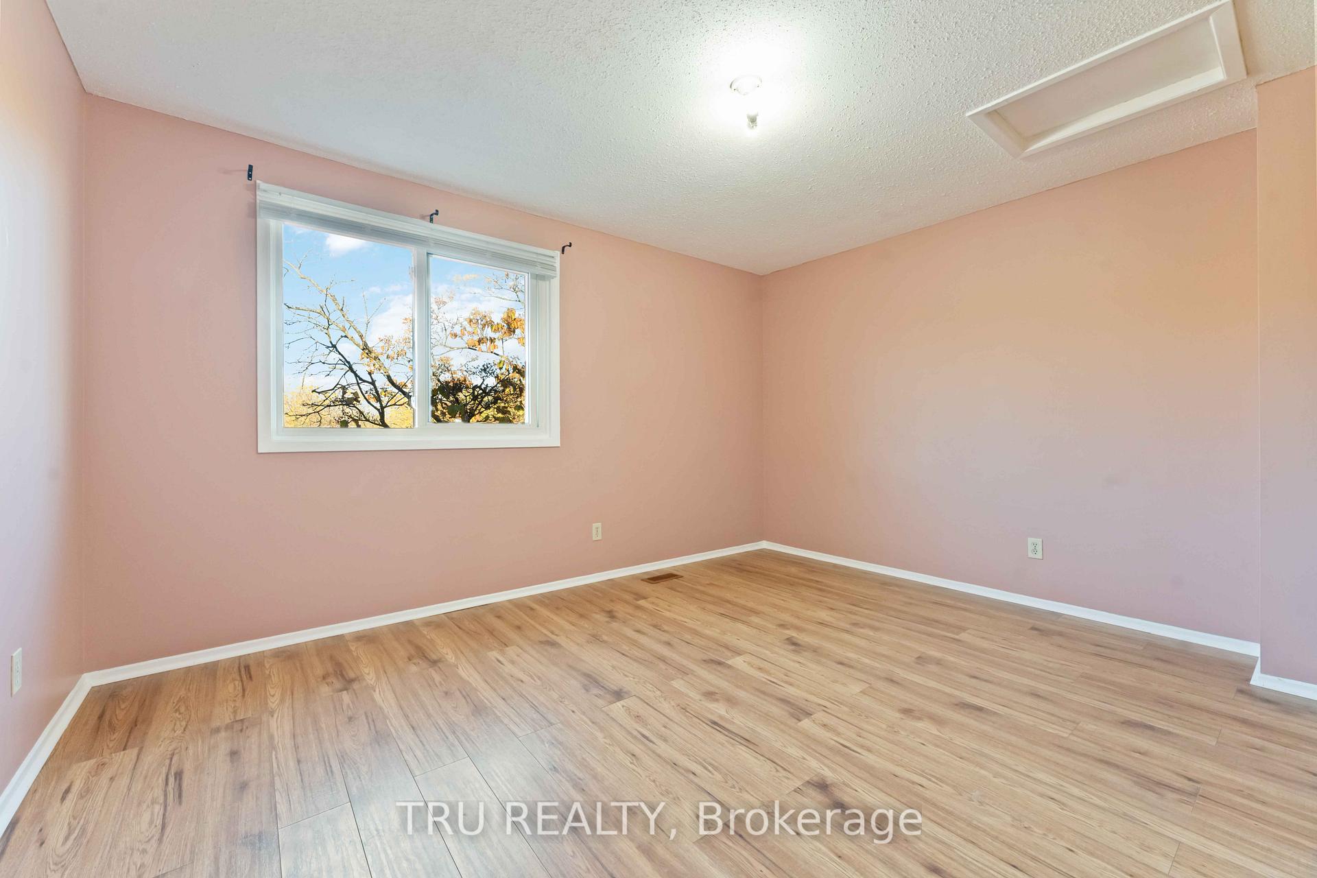Photo 13 of 6406 Bilberry Drive, Ottawa, Orleans Wood — HOMEH