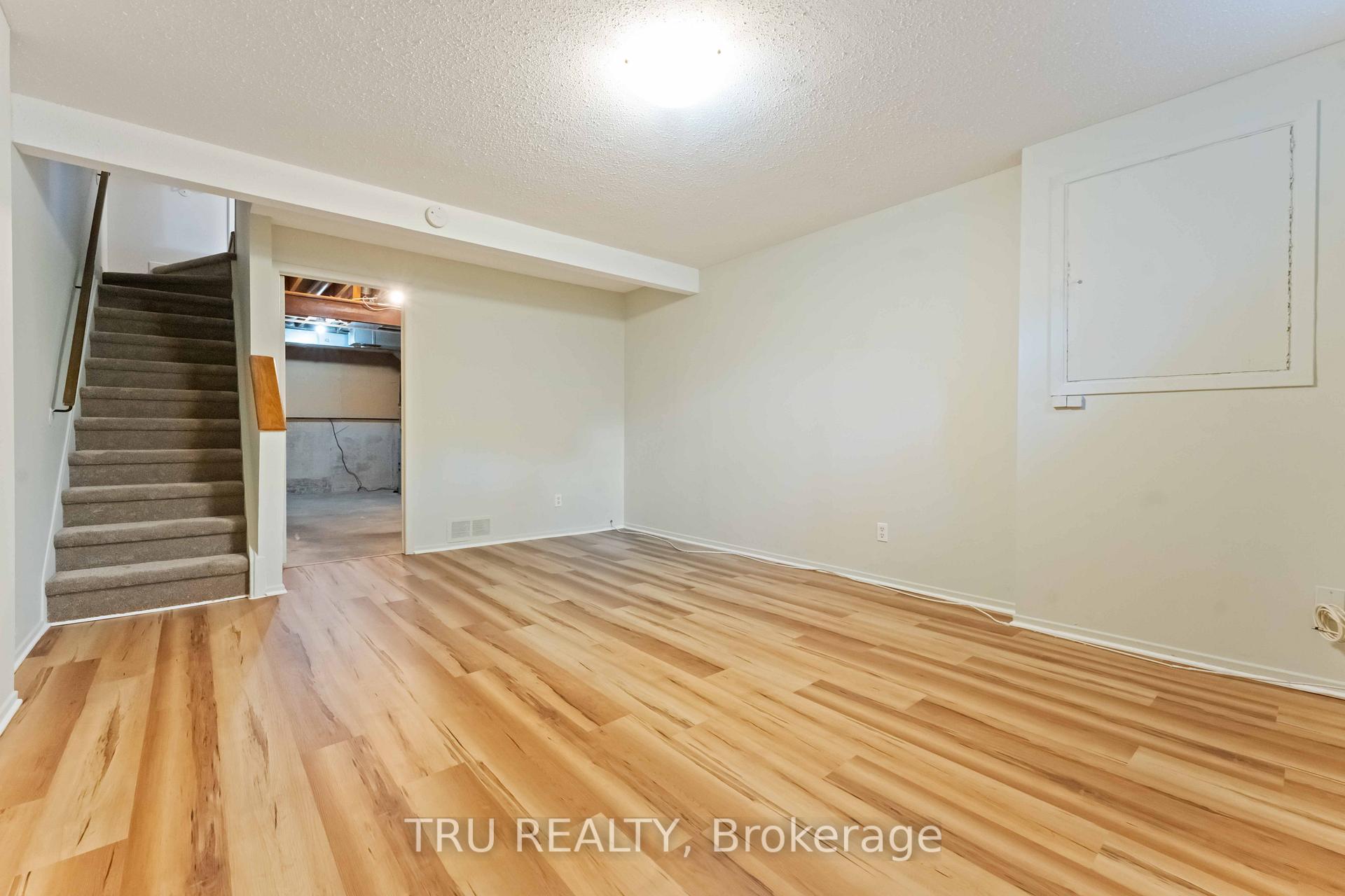 Photo 16 of 6406 Bilberry Drive, Ottawa, Orleans Wood — HOMEH
