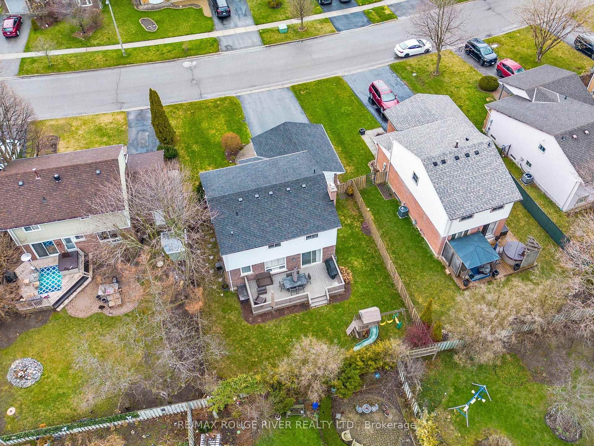 Photo 32 of 19 Panter Crescent, Ajax, South West — HOMEH