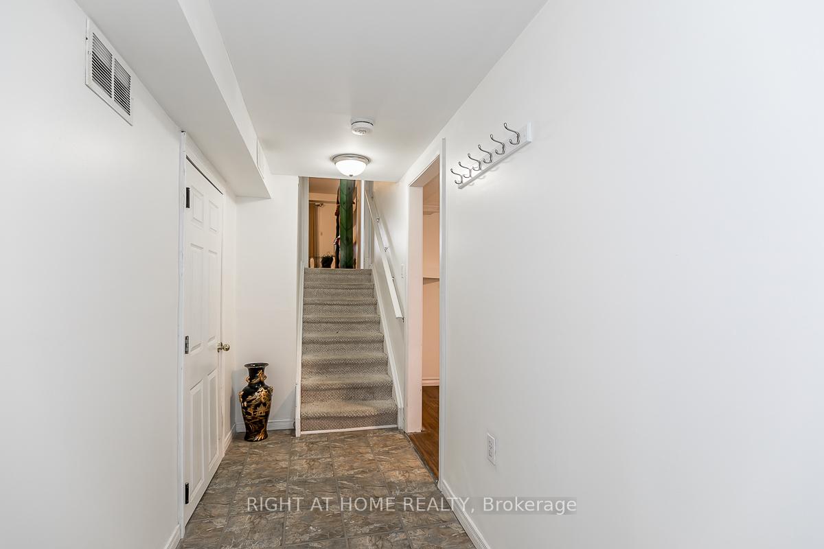 Photo 2 of Unit Lower, 20 Carlton Road, Barrie, Cundles East — HOMEH