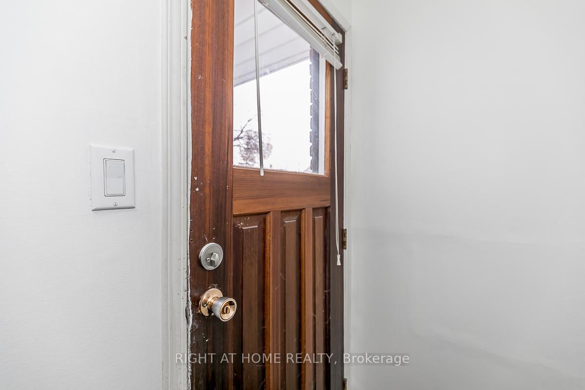Photo 3 of Unit Lower, 20 Carlton Road, Barrie, Cundles East — HOMEH