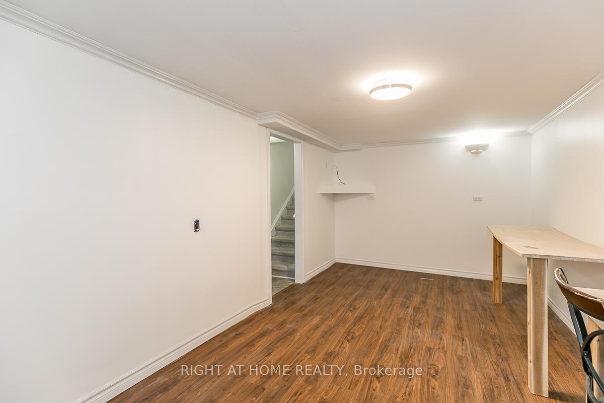 Photo 6 of Unit Lower, 20 Carlton Road, Barrie, Cundles East — HOMEH