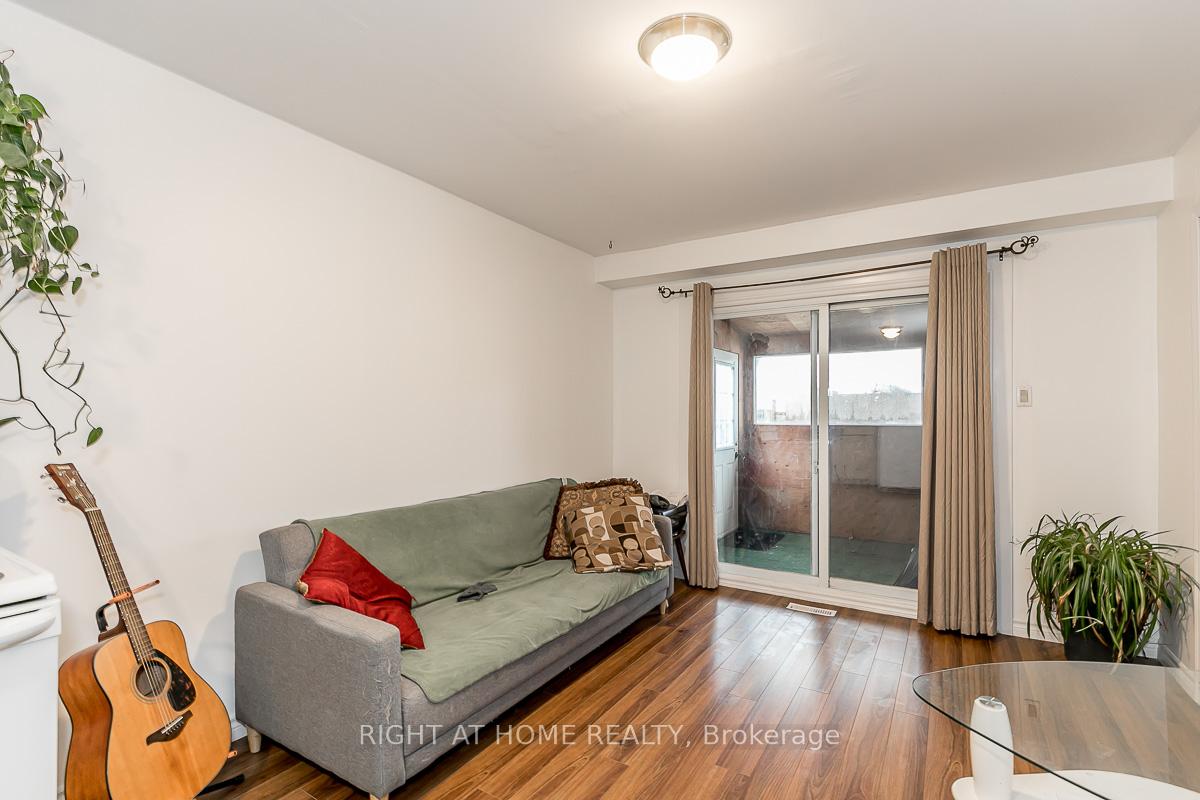 Photo 12 of Unit Lower, 20 Carlton Road, Barrie, Cundles East — HOMEH