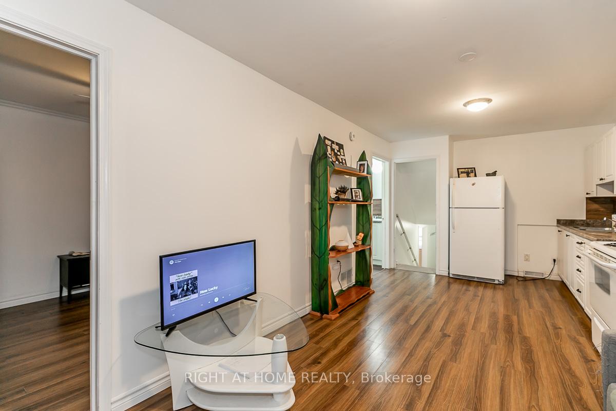 Photo 13 of Unit Lower, 20 Carlton Road, Barrie, Cundles East — HOMEH