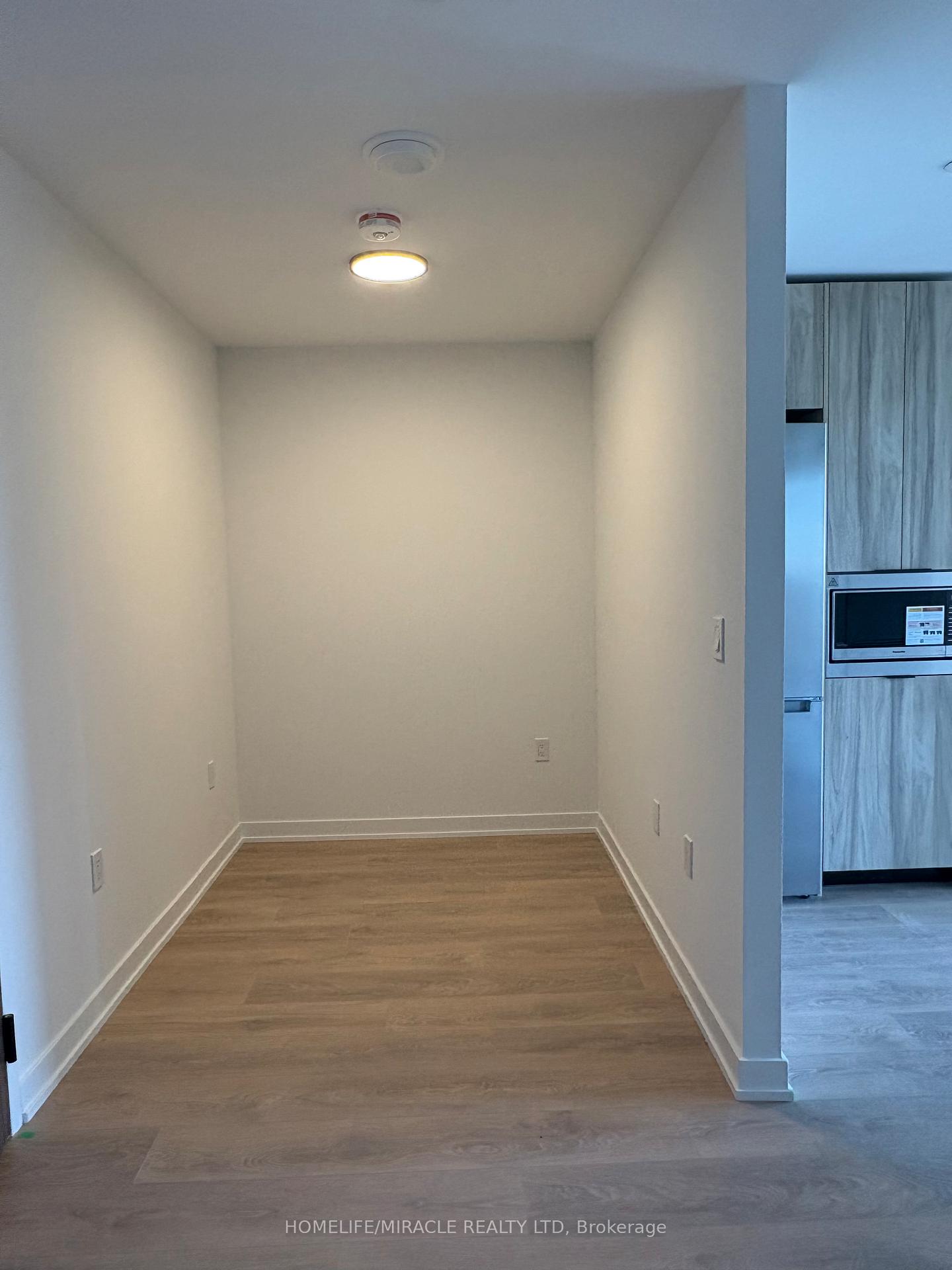 Front of Unit 507, 1037 The Queensway