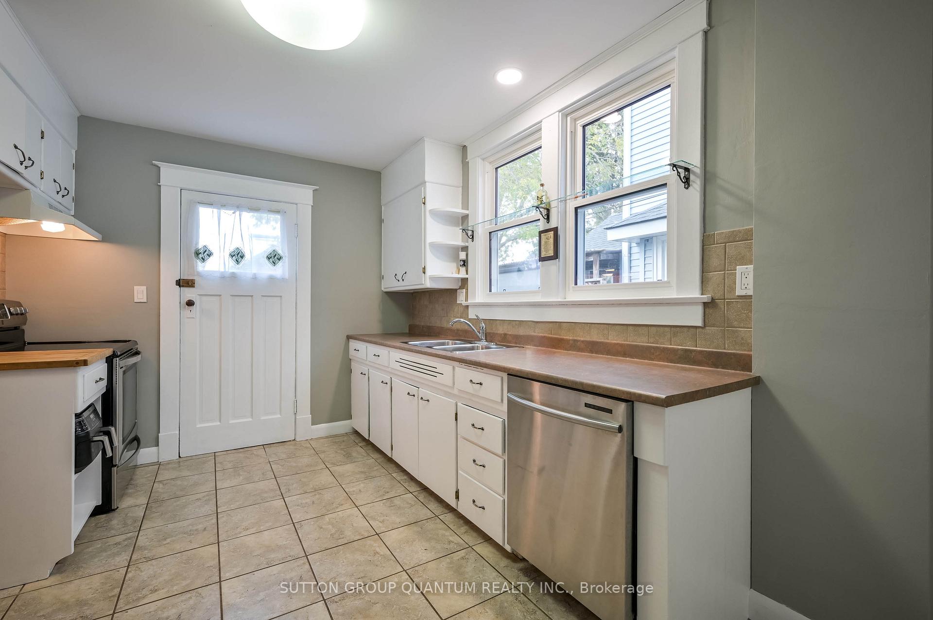 Photo 9 of 31 Albert Street, St. Catharines, Downtown — HOMEH