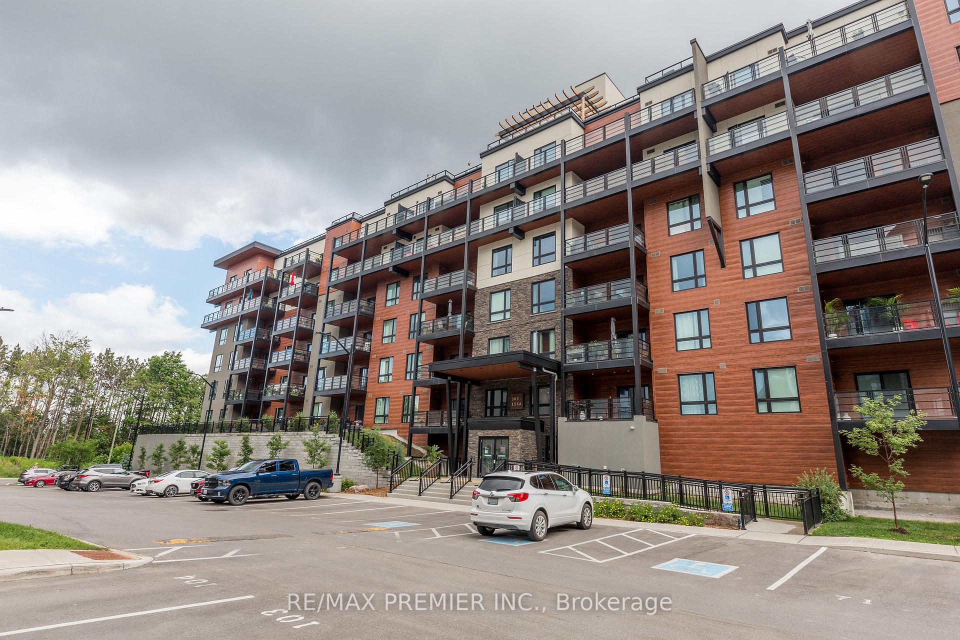 Photo 3 of Unit 513, 302 Essa Road, Barrie, 400 West — HOMEH