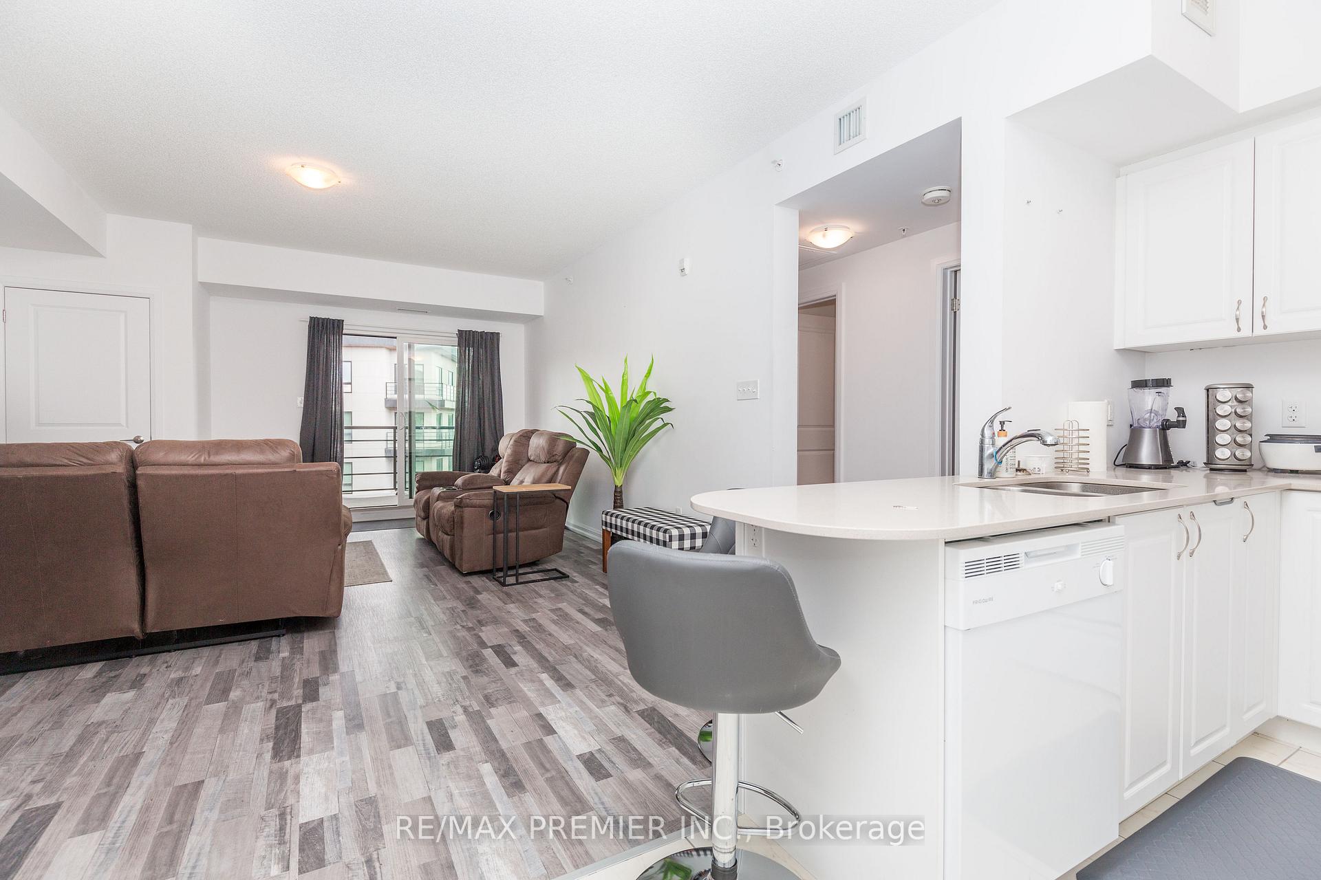 Photo 7 of Unit 513, 302 Essa Road, Barrie, 400 West — HOMEH