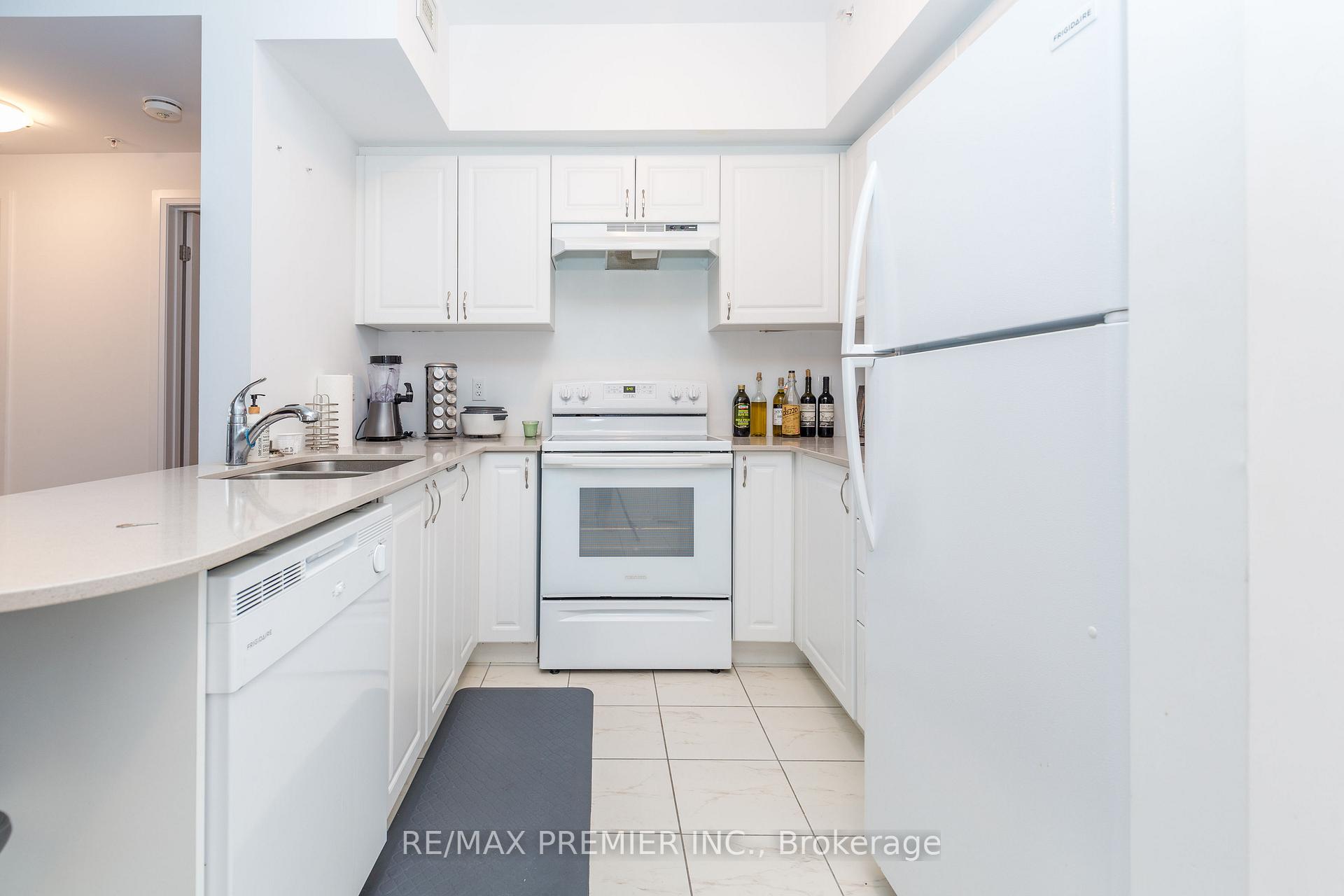 Photo 8 of Unit 513, 302 Essa Road, Barrie, 400 West — HOMEH