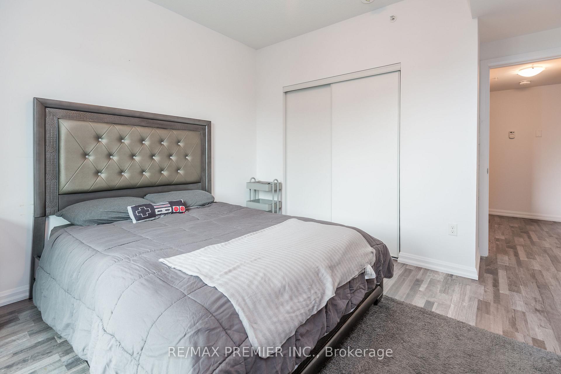Photo 19 of Unit 513, 302 Essa Road, Barrie, 400 West — HOMEH