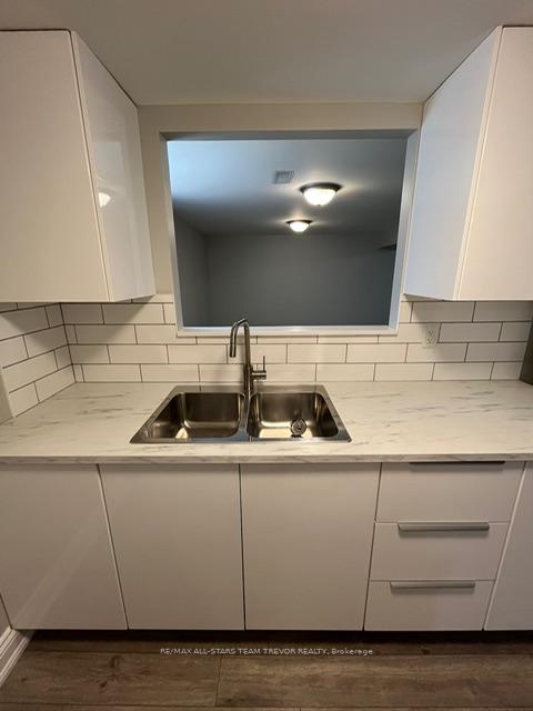 Photo 5 of Unit Lower, 9 West Street, Georgina, Sutton & Jackson's Point — HOMEH