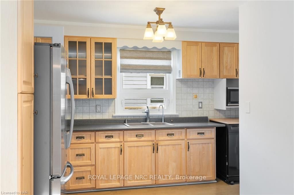 Photo 10 of 6 Cliff Road, St. Catharines, Old Glenridge — HOMEH