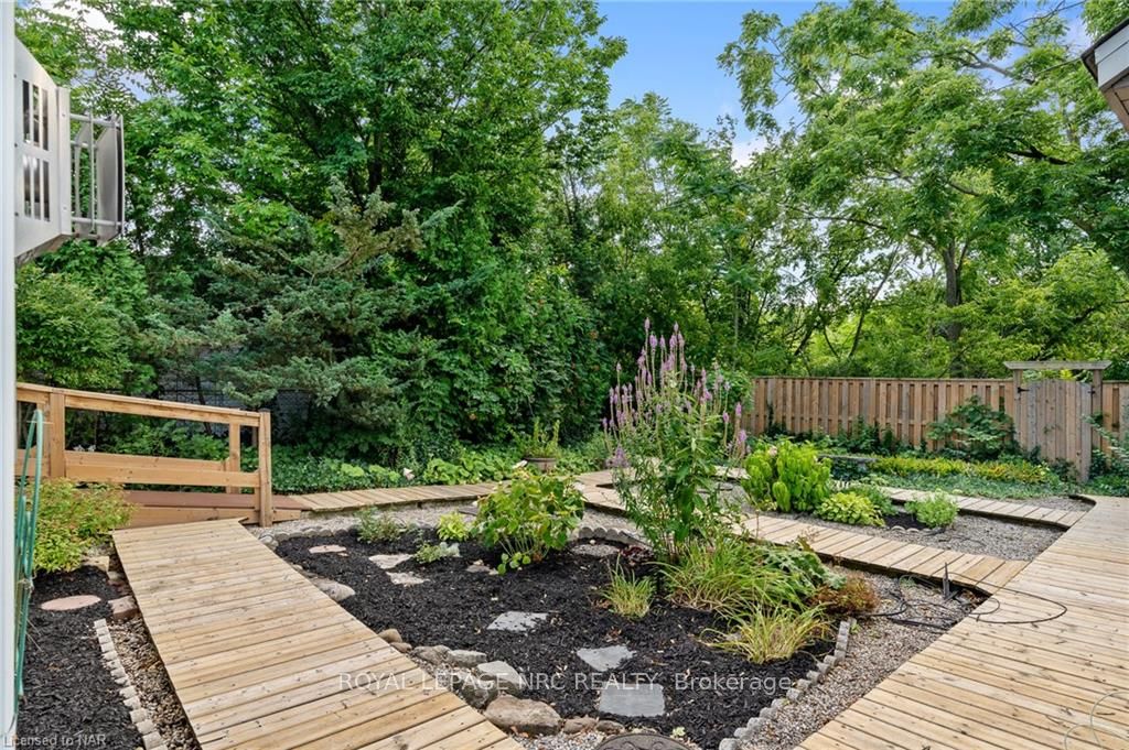 Photo 25 of 6 Cliff Road, St. Catharines, Old Glenridge — HOMEH