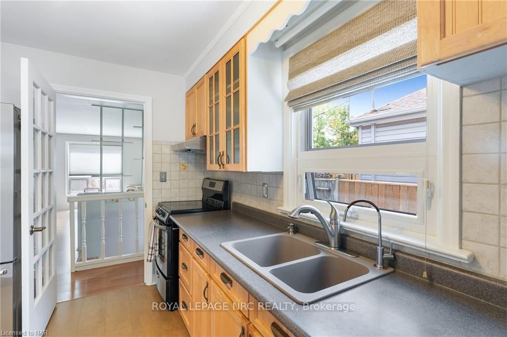 Photo 12 of 6 Cliff Road, St. Catharines, Old Glenridge — HOMEH