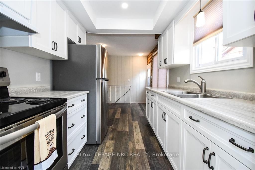 Photo 7 of 7 Dianne Drive, St. Catharines, Secord Woods — HOMEH